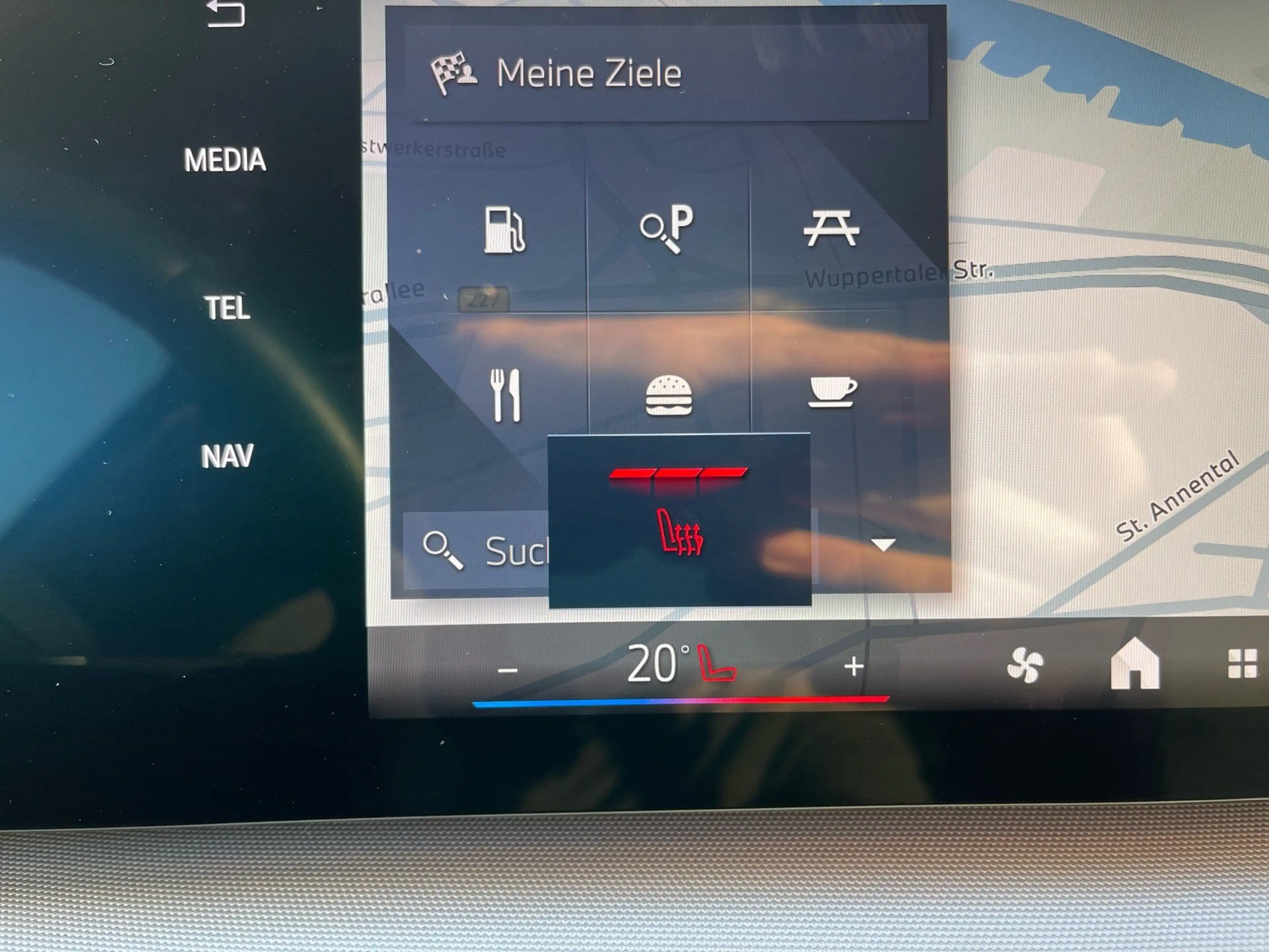 BMW 220 i Active Tourer || AHK adapt.LED Keyless — photo 9