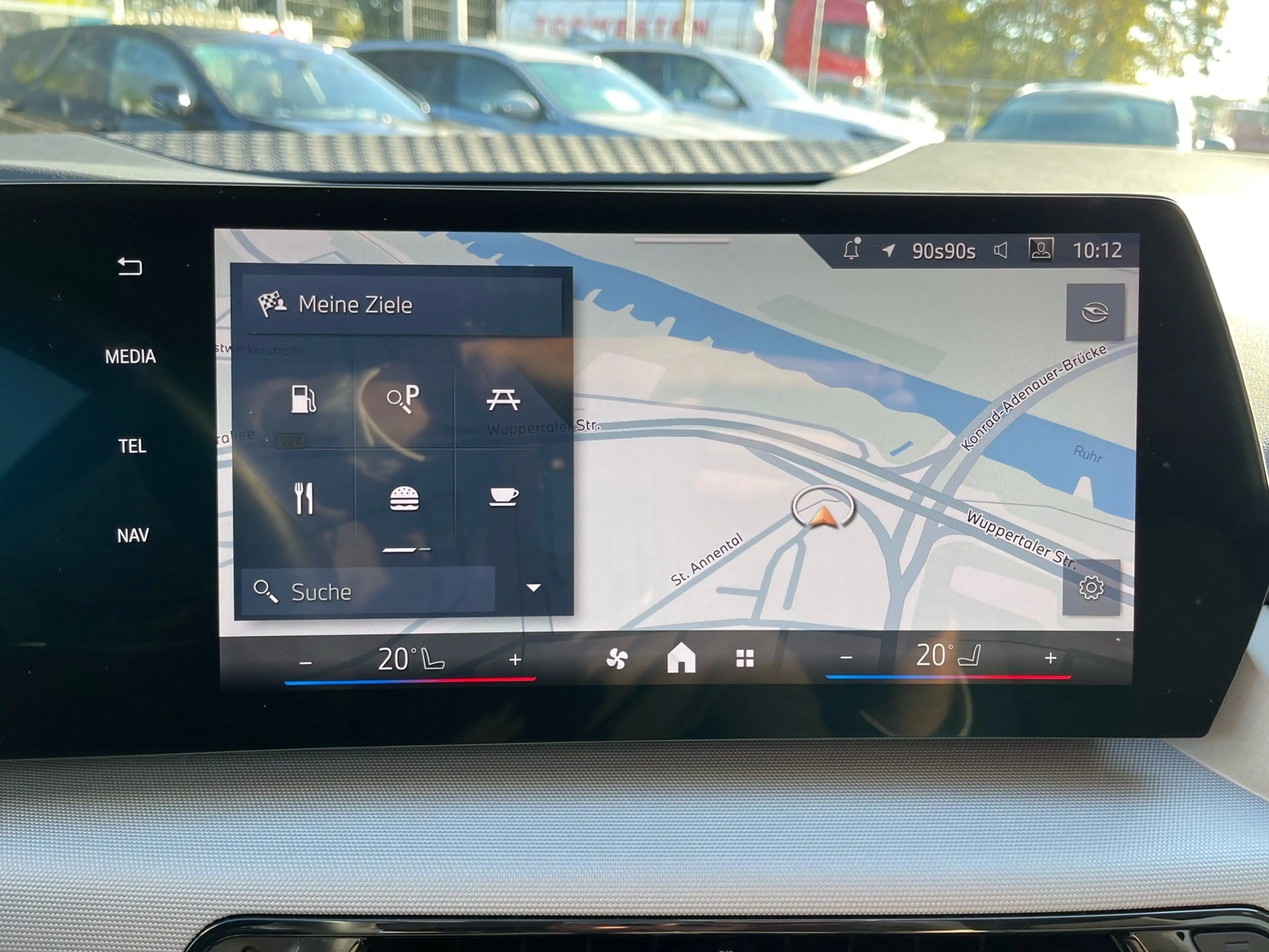 BMW 220 i Active Tourer || AHK adapt.LED Keyless — photo 8