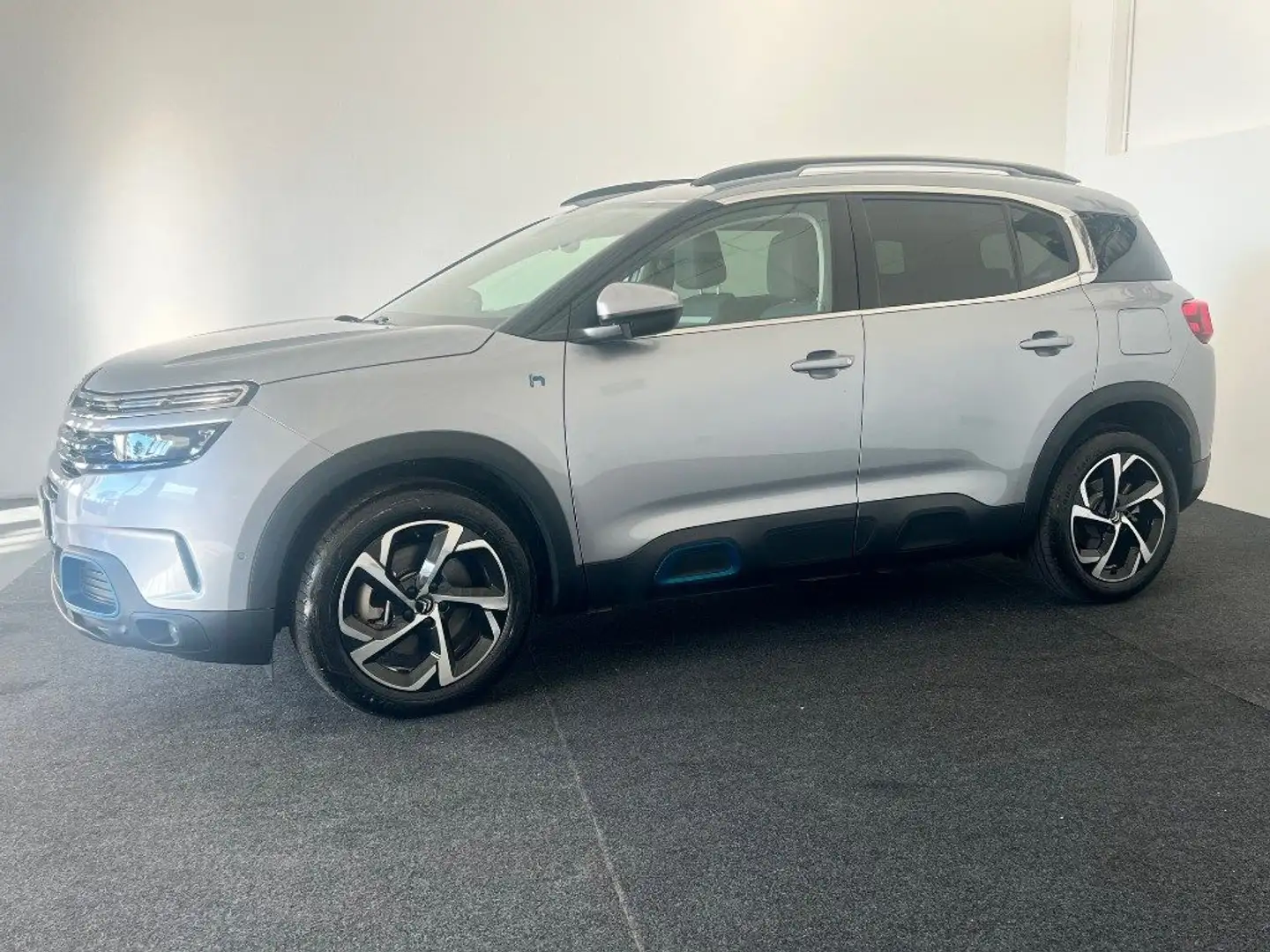 Citroen C5 Aircross Hybrid 225 E-EAT8 Shine Grijs - 2