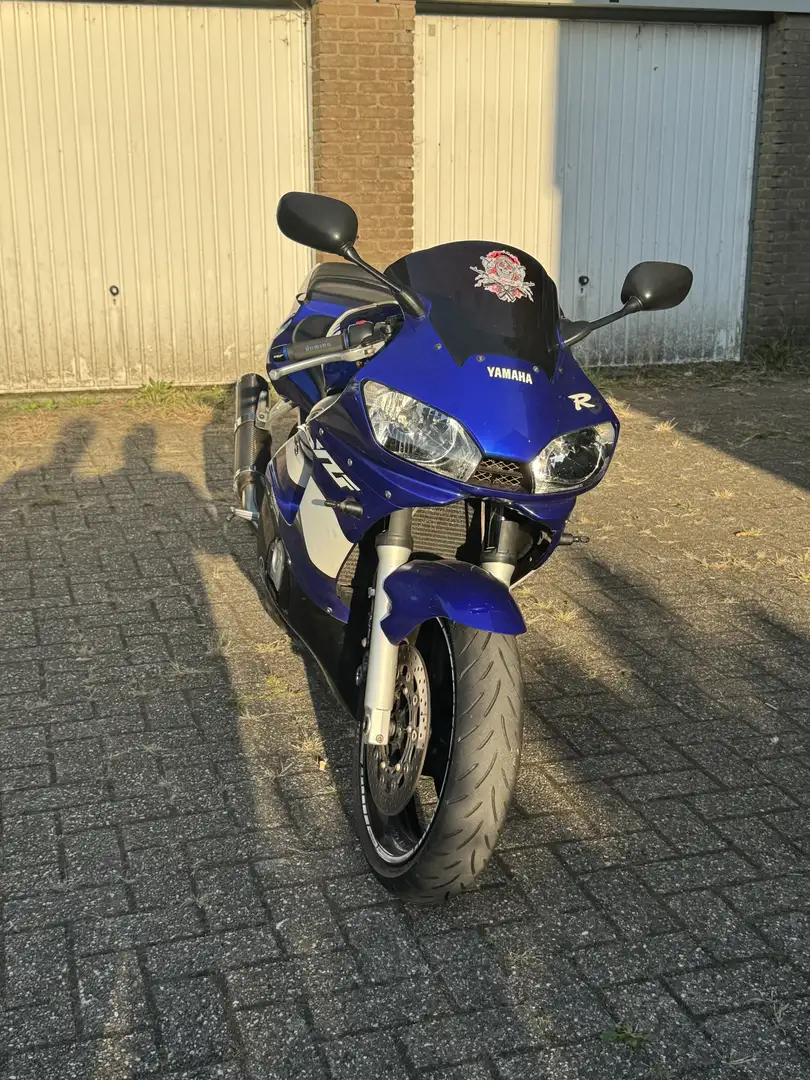 Yamaha YZF-R6 - 1