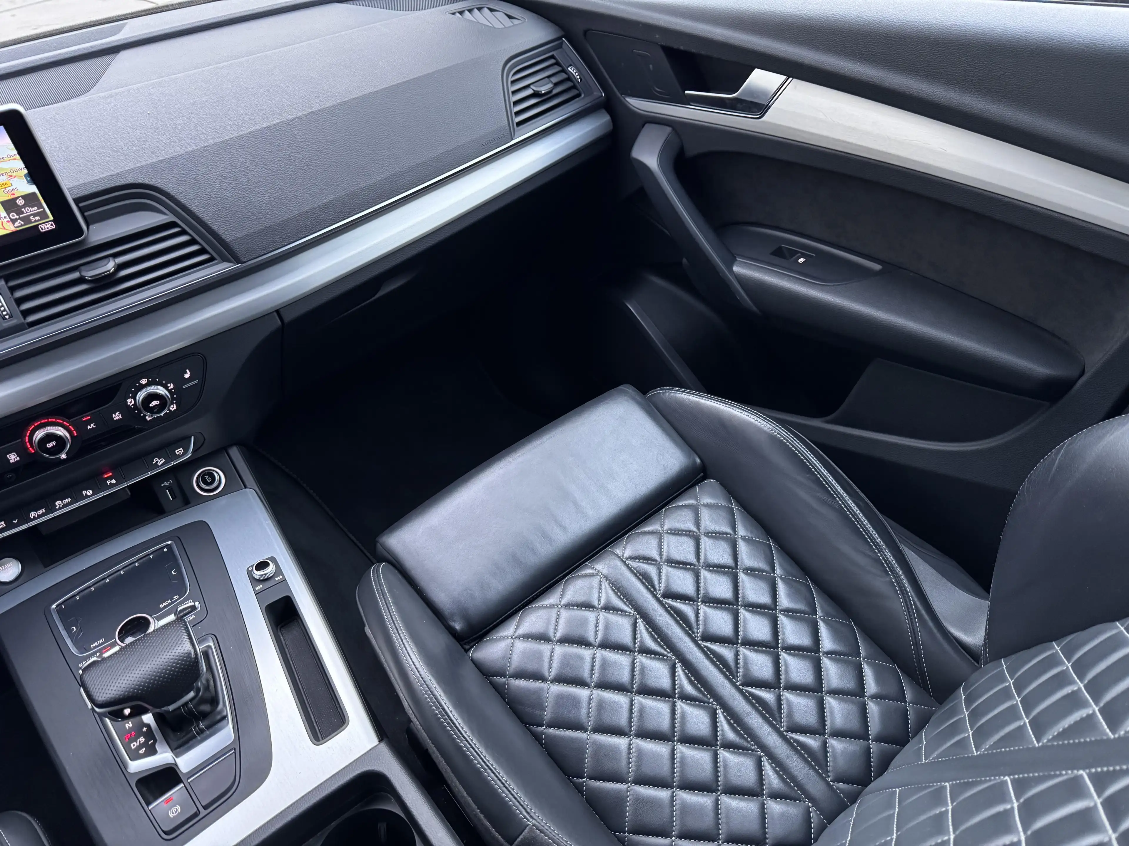 Audi Q5 35tdi AUT. S-Line — photo 11