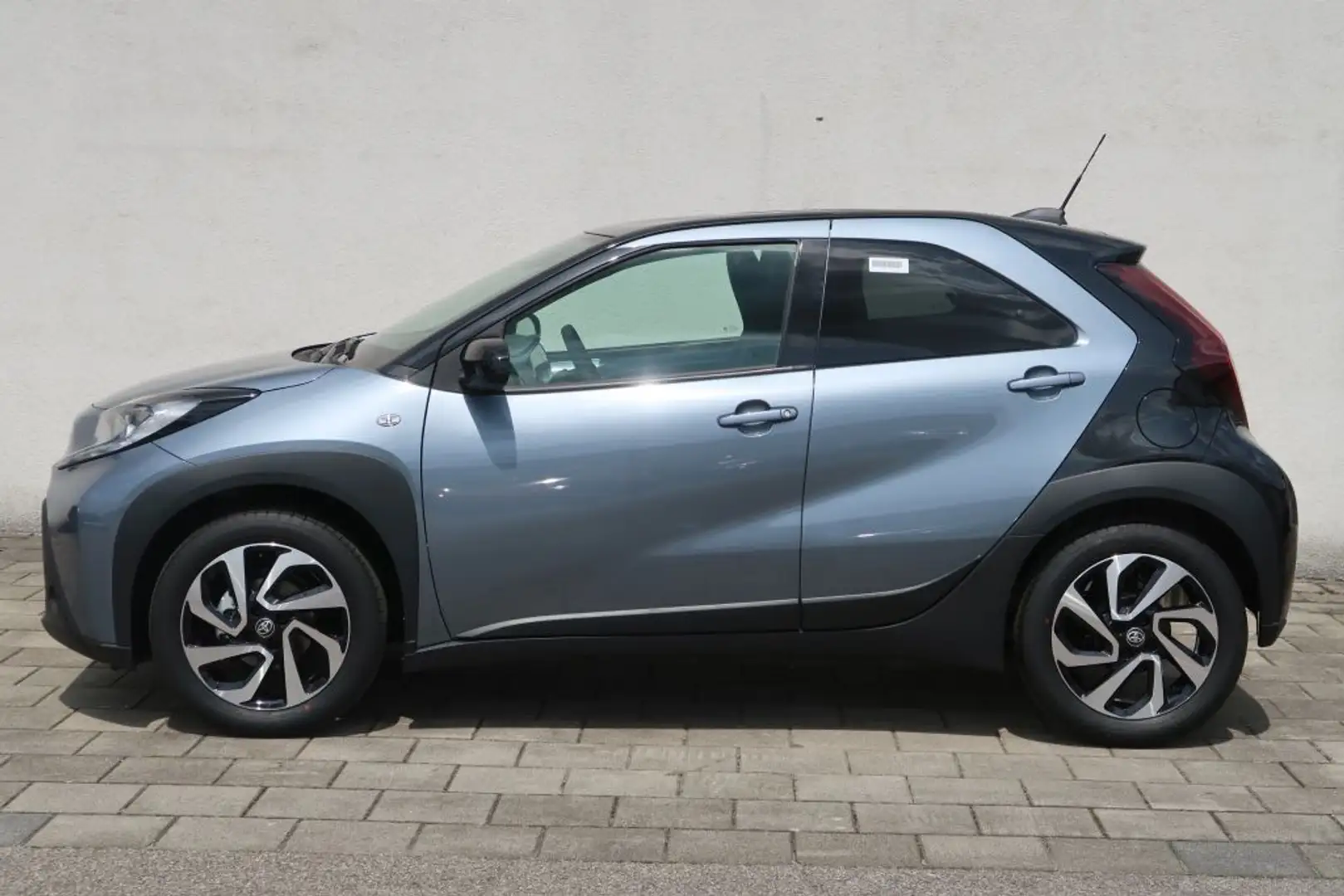 Toyota Aygo X Teamplayer (AB7) Grau - 2