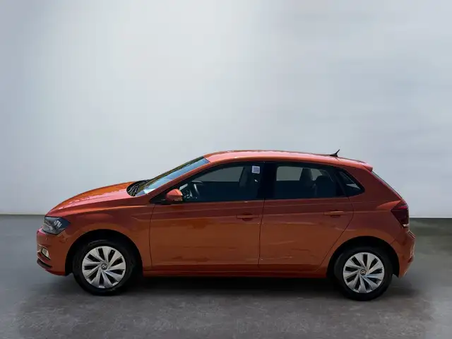 Volkswagen Polo view 3