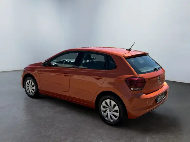 Volkswagen Polo view 4