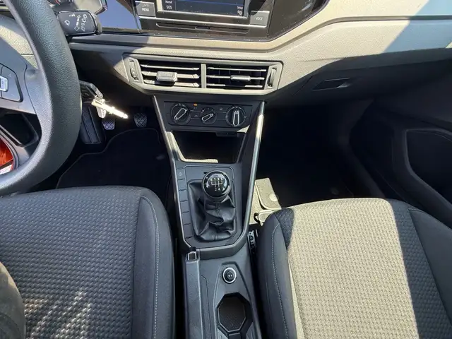 Volkswagen Polo view 9