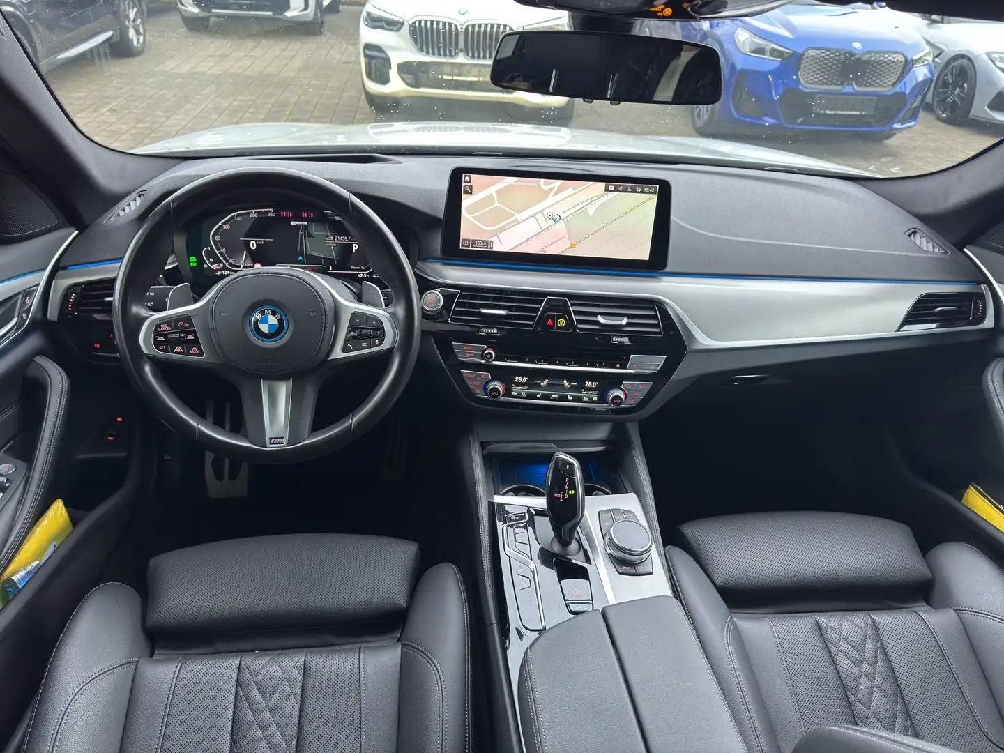 BMW 530 e xDrive Touring M Sport ACC Laser HUD AHK Weiß - 2