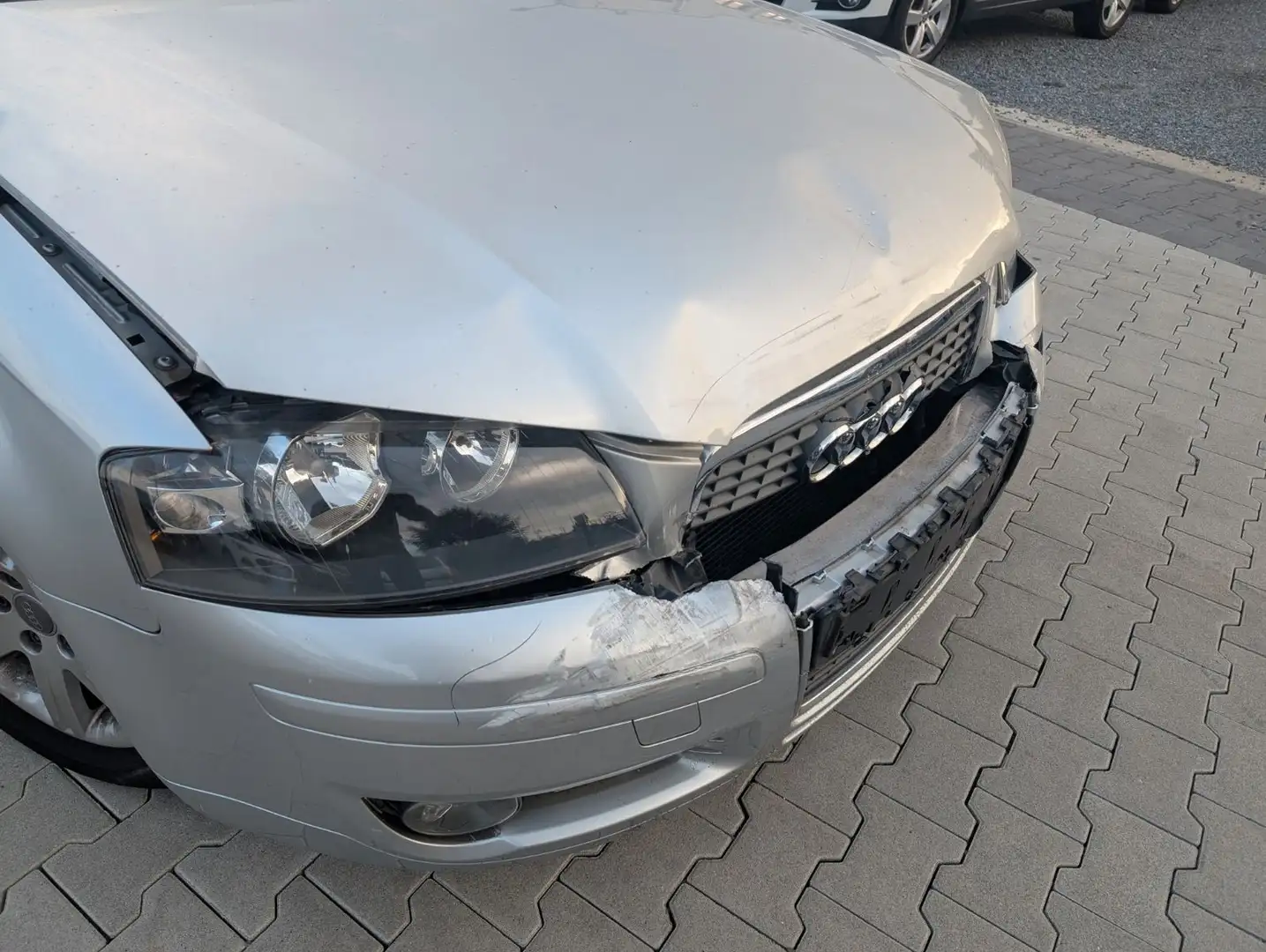 Audi A3 Sportback 1.6 Attraction*AUTOMATIK*KLIMA*PDC Argent - 2