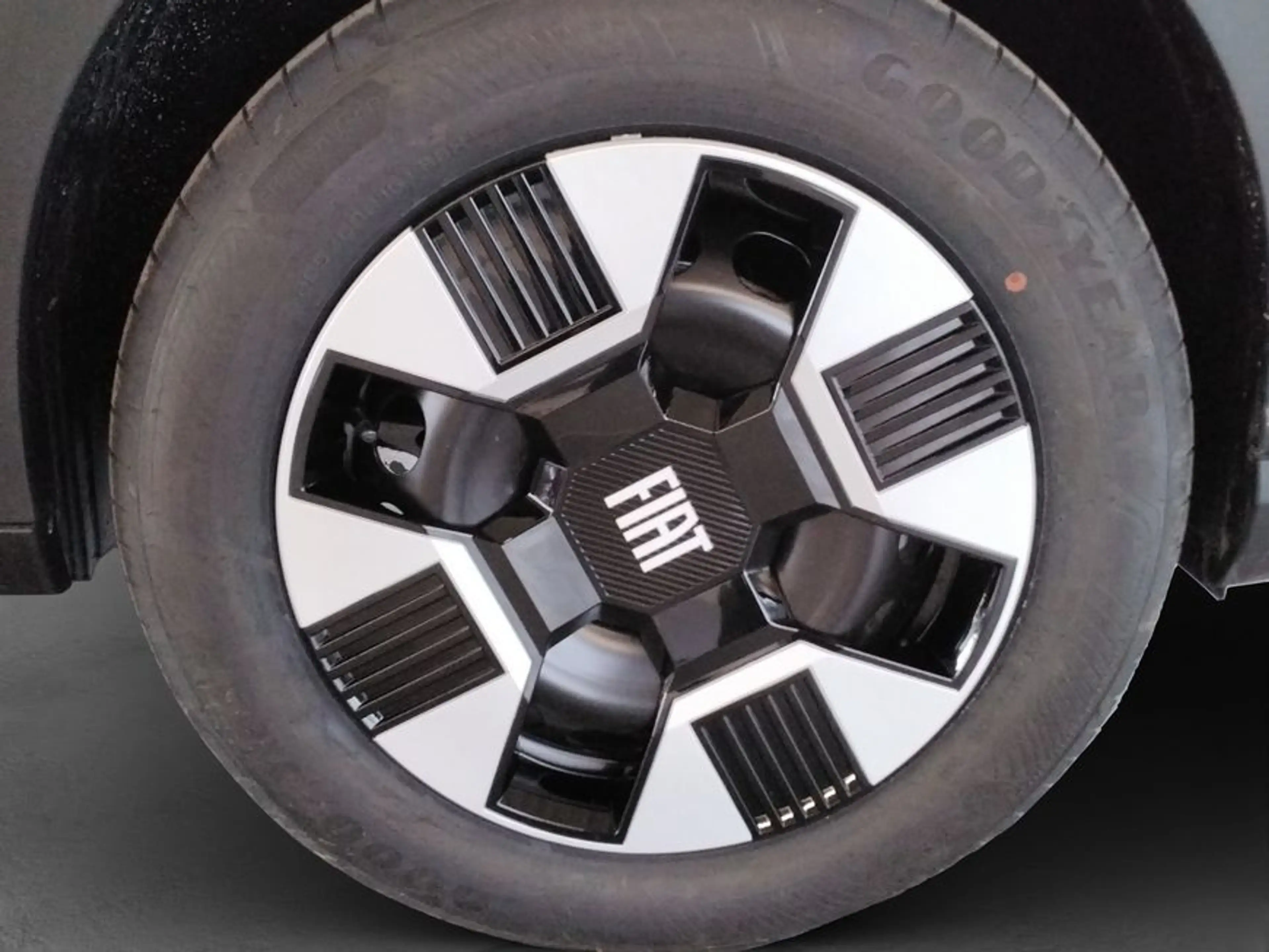 Fiat Grande Panda Hybrid 1.2 eDCT Business Edition — photo 25