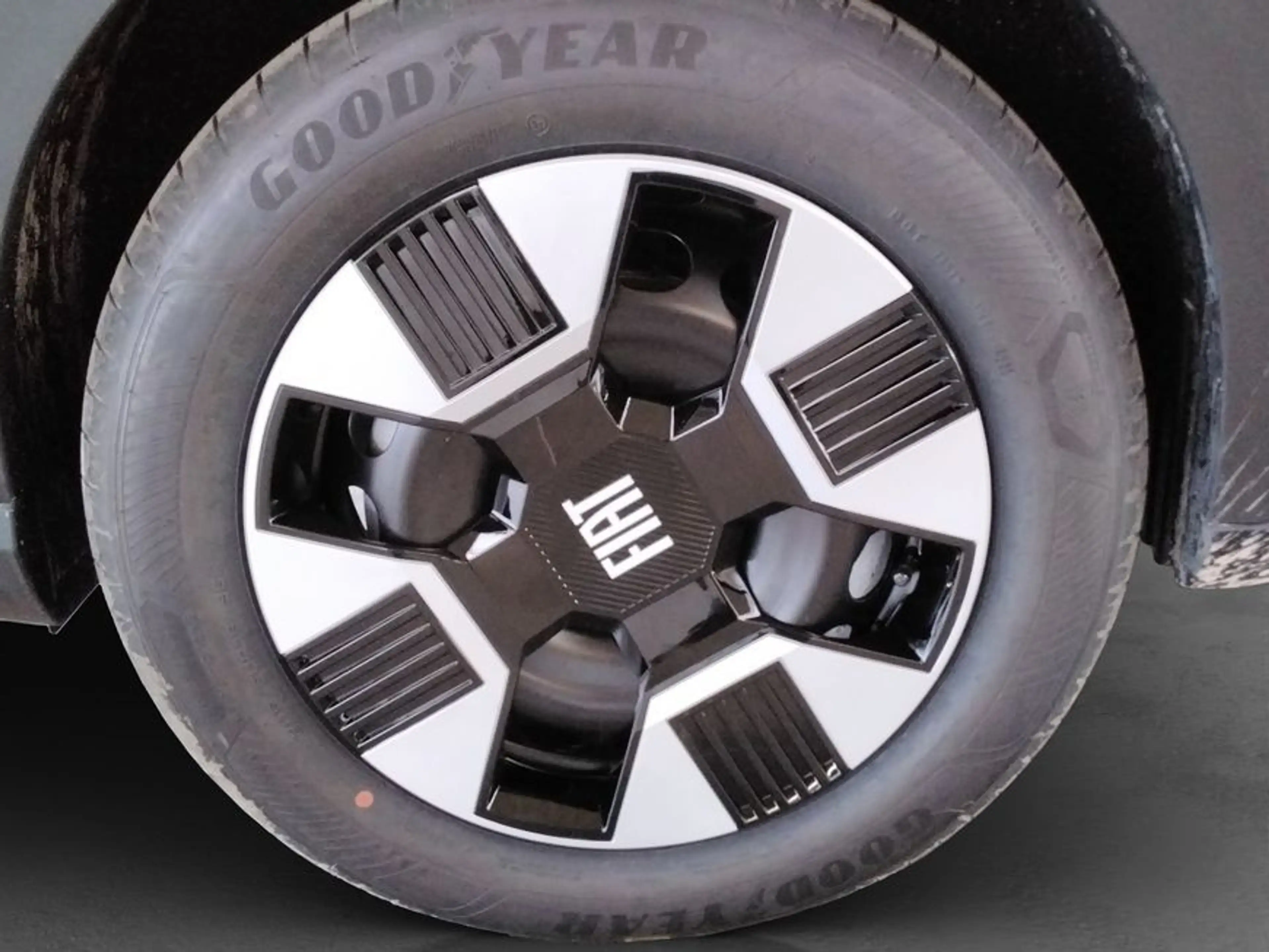 Fiat Grande Panda Hybrid 1.2 eDCT Business Edition — photo 26