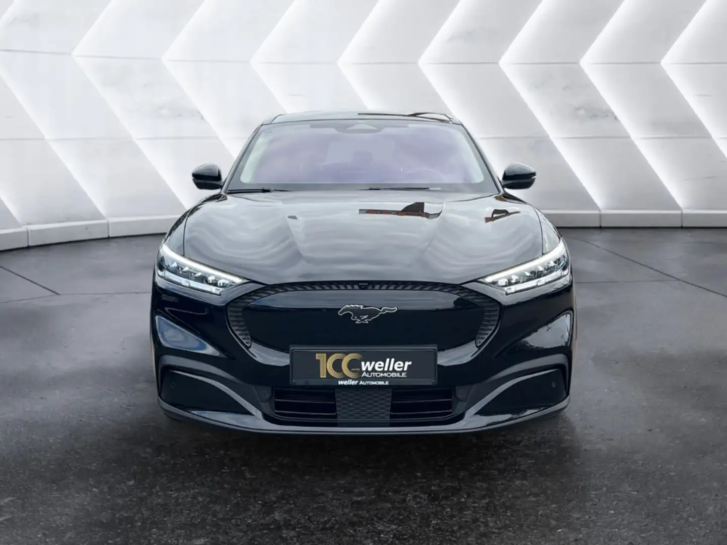 Ford Mustang Mach-E 99KWH Navi Parksensoren Klimaautomatik Sitzheizung Noir - 2