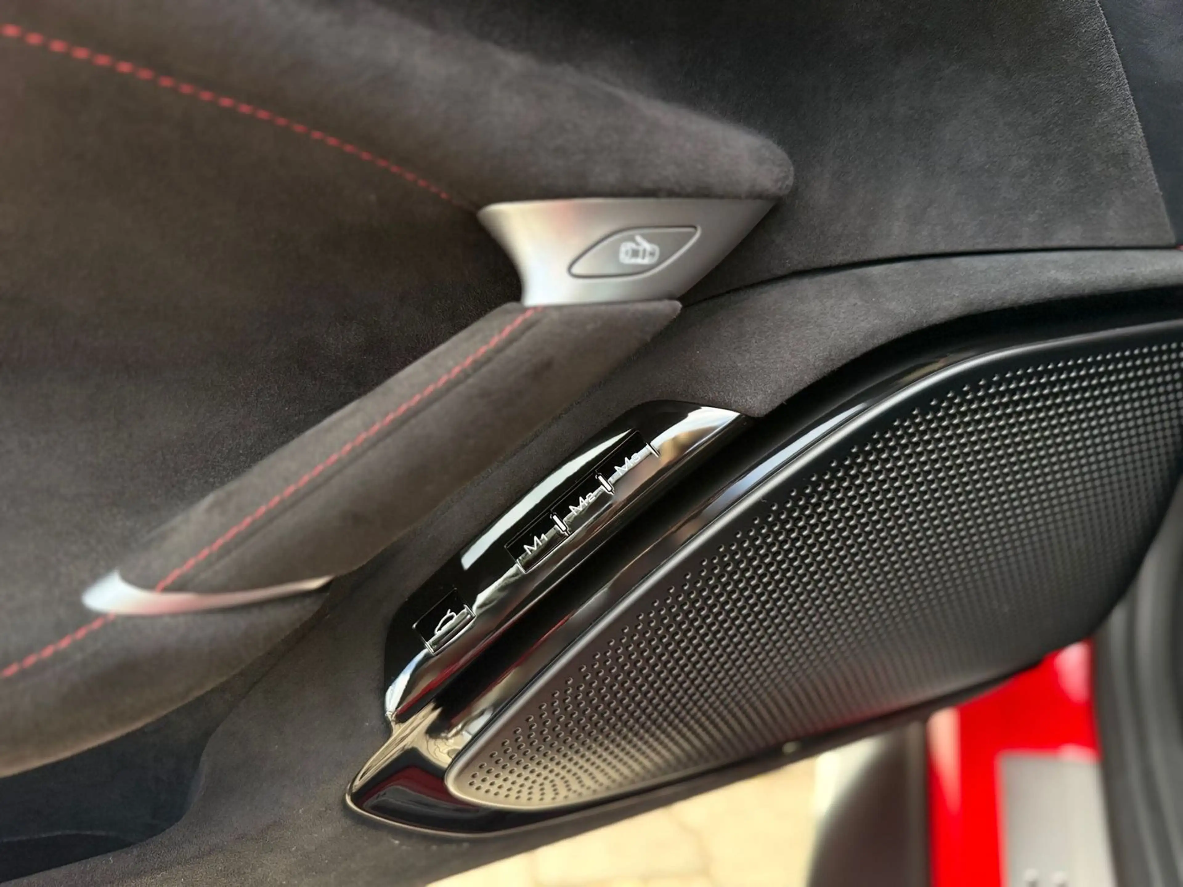 Ferrari Roma Acc Magnetic-Ride 360° Vollfolierung mit XPELL — photo 15