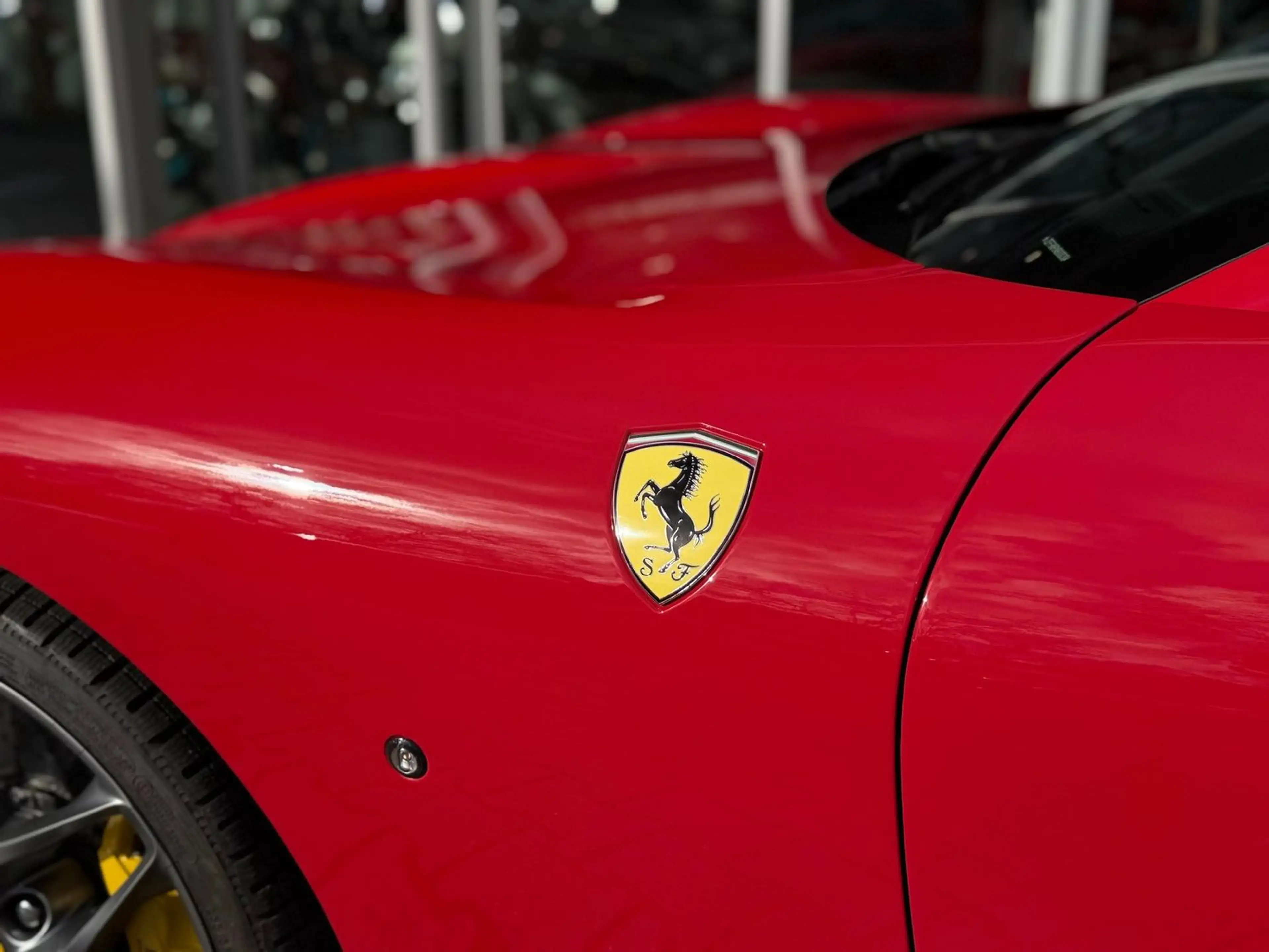 Ferrari Roma Acc Magnetic-Ride 360° Vollfolierung mit XPELL — photo 9