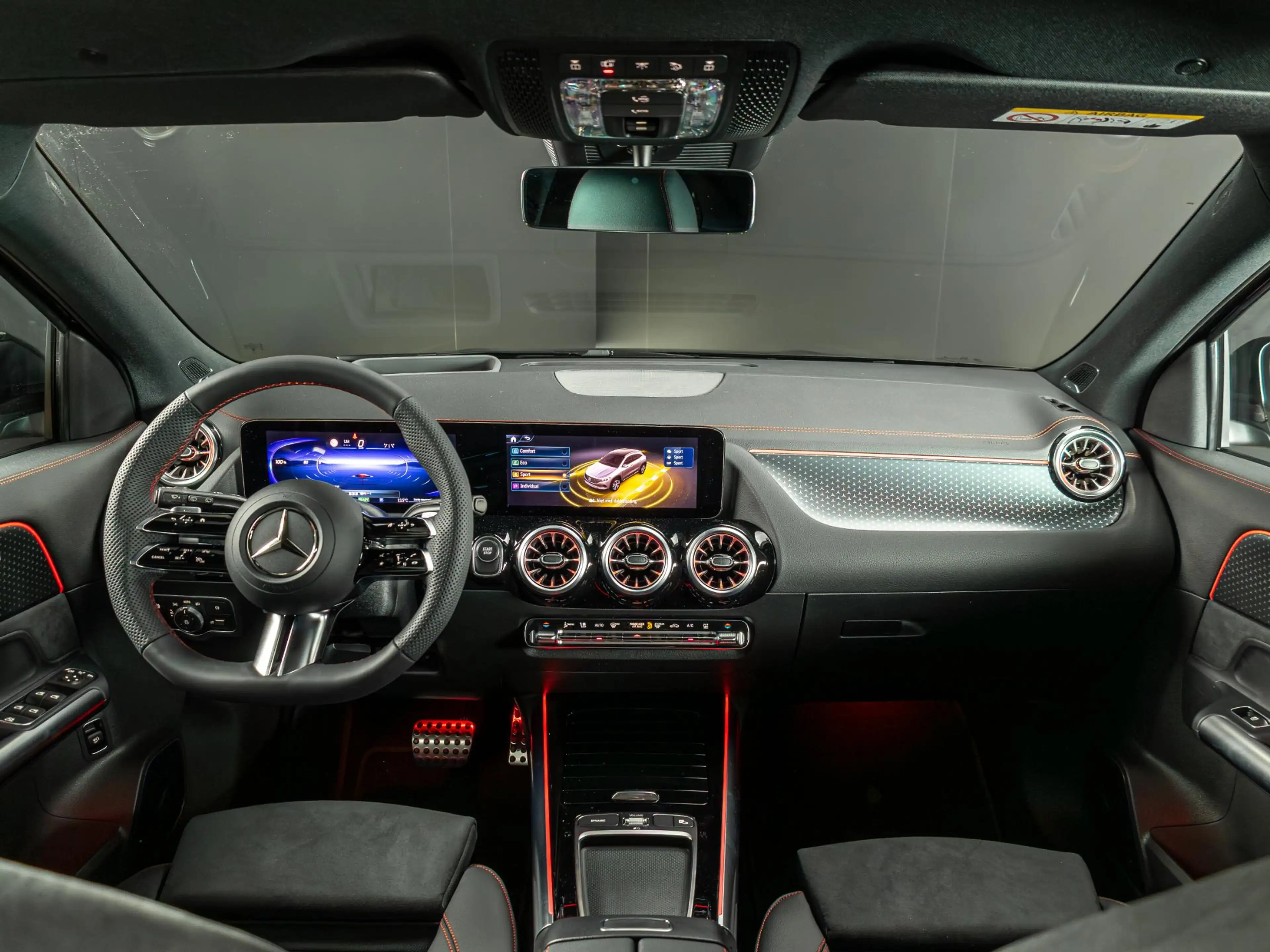 Mercedes-Benz EQA 250 250+ Business Solution AMG 71 kWh | Panorama dak — photo 3