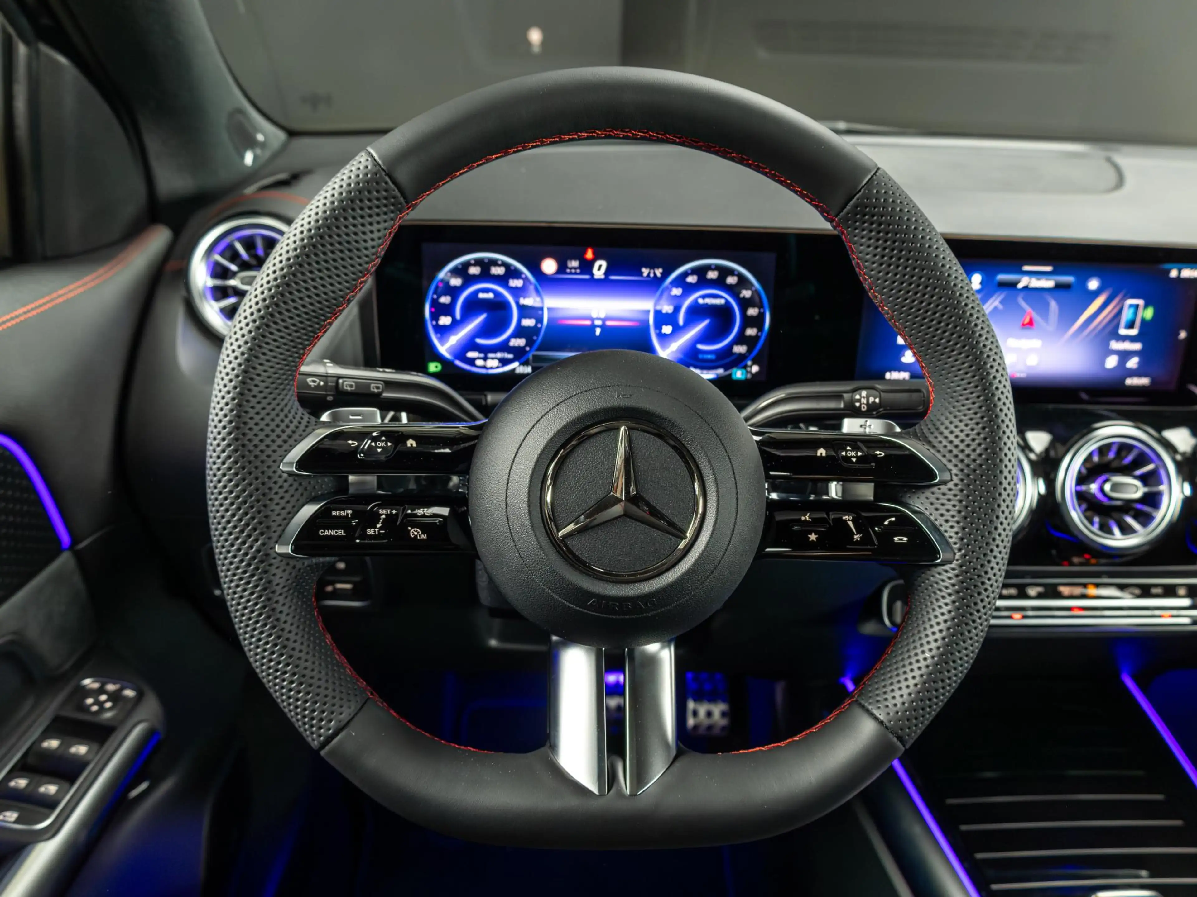 Mercedes-Benz EQA 250 250+ Business Solution AMG 71 kWh | Panorama dak — photo 14
