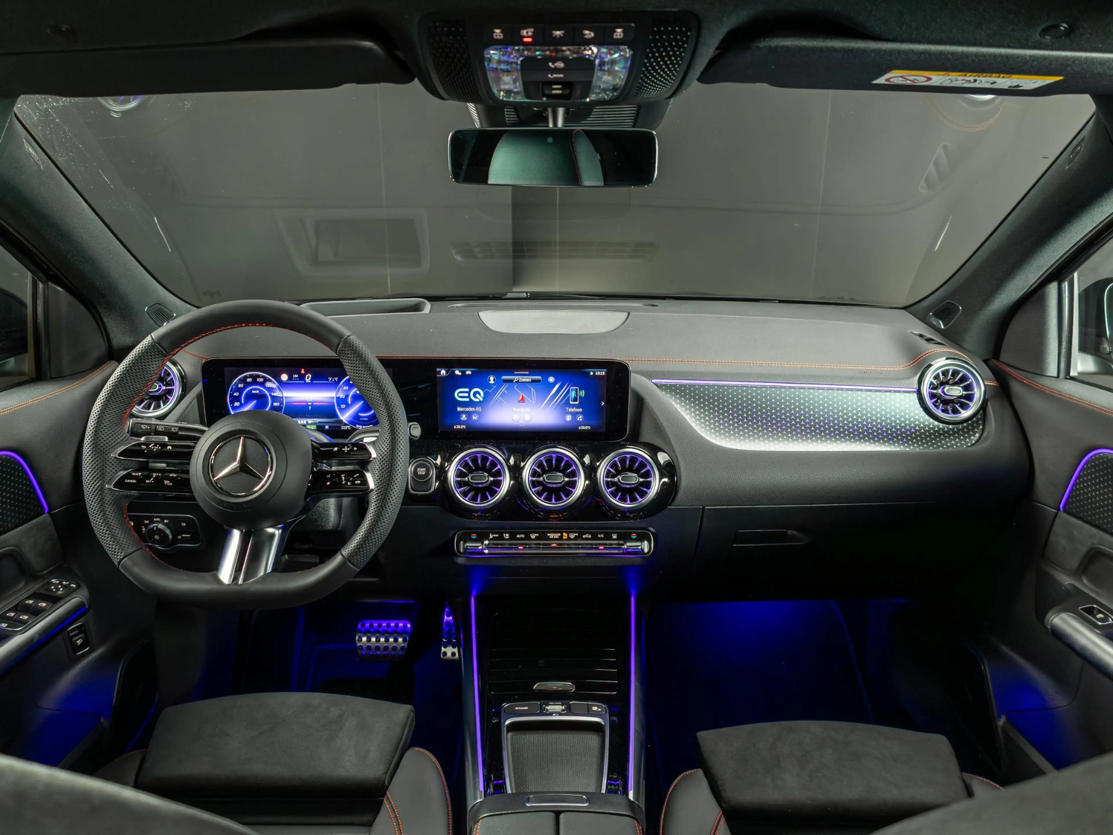 Mercedes-Benz EQA 250 250+ Business Solution AMG 71 kWh | Panorama dak — photo 11