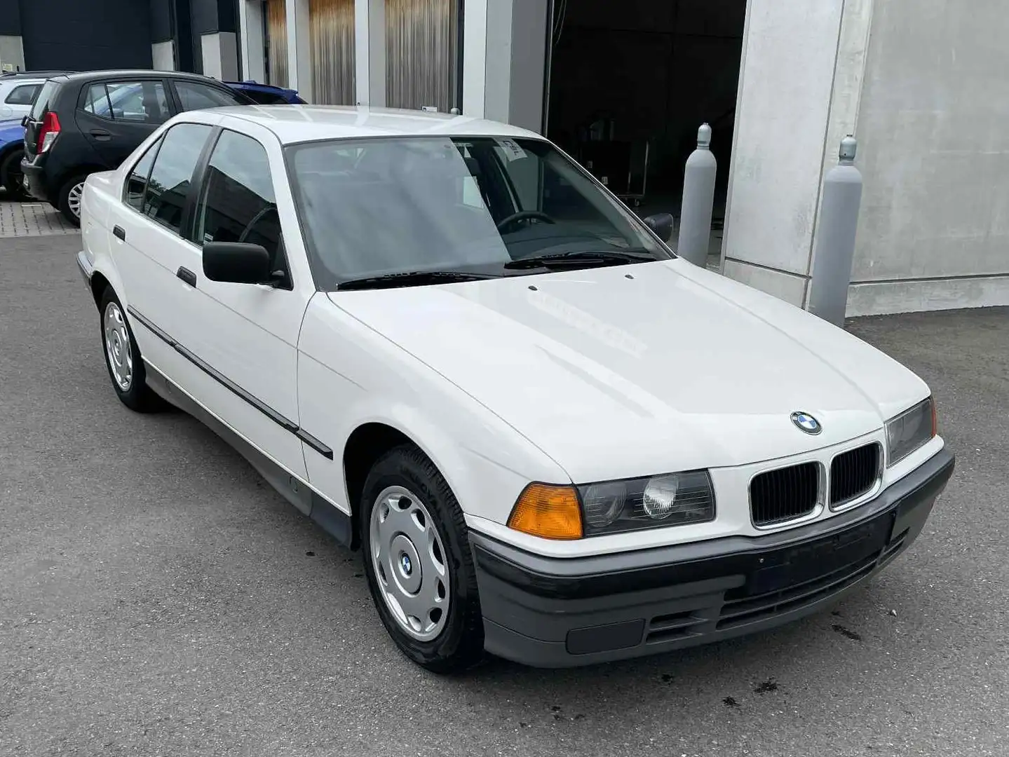 BMW 316 316i Bílá - 2