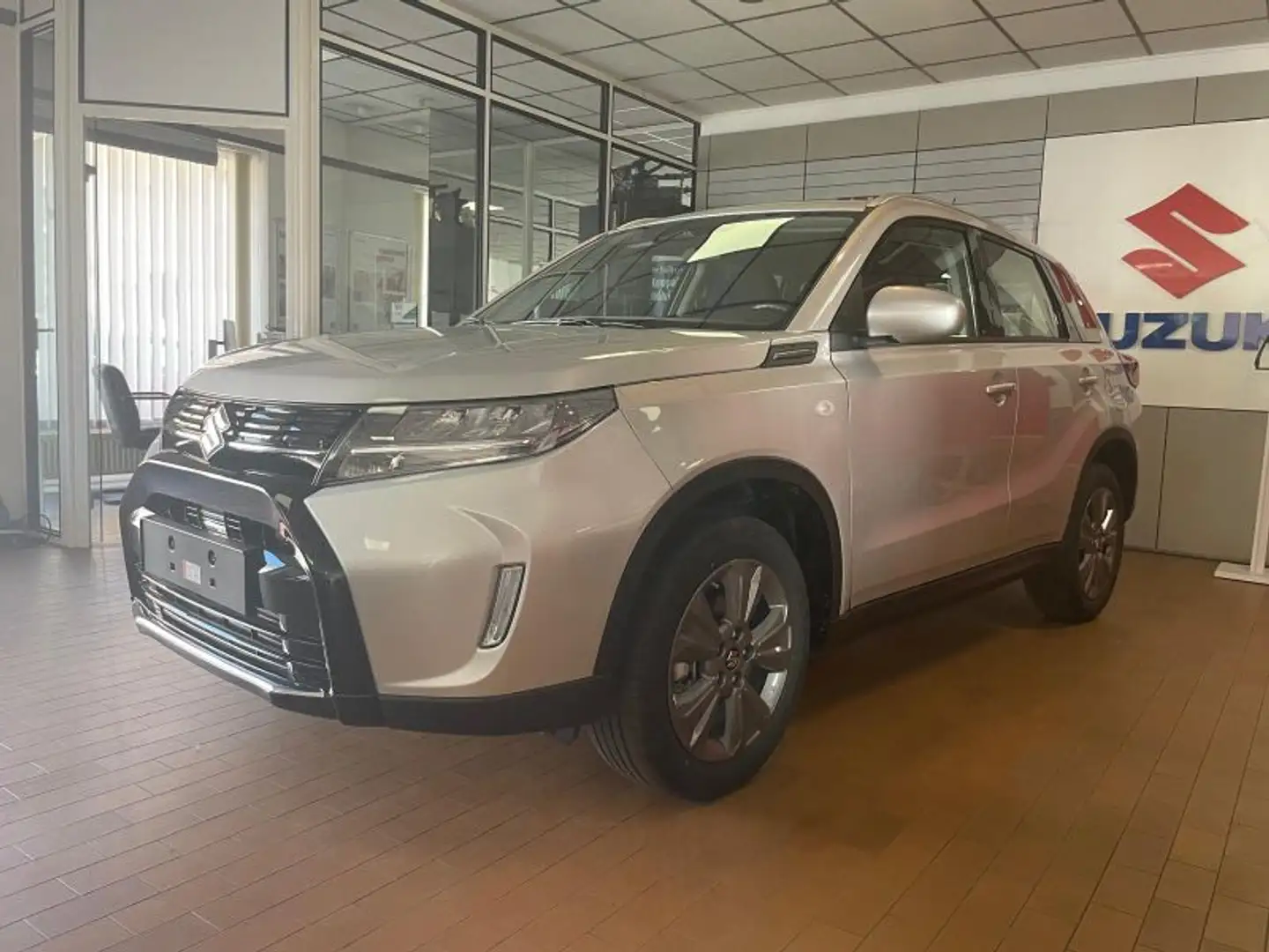 Suzuki Vitara Club Model 2025 SUV 129PS ❤️ HYBRID ⏱ Keyless, Tem Silber - 2