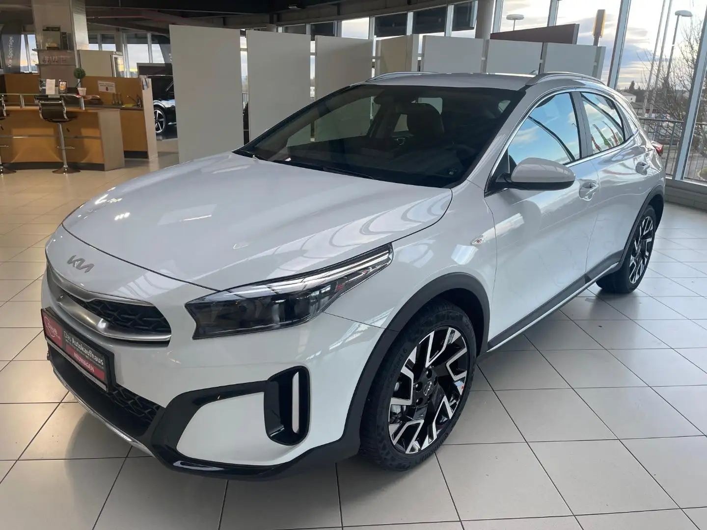 Kia XCeed 1.5T DCT7 Vision Komfort Dt. Fzg! Bílá - 1