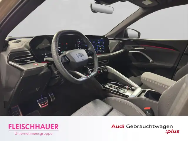 Audi Q5 view 10