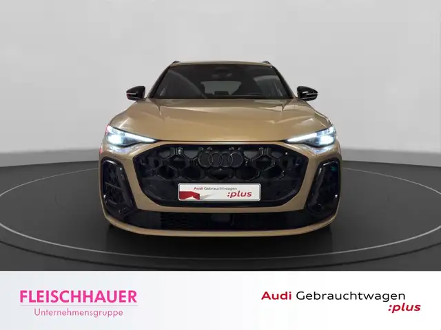 Audi Q5 view 2
