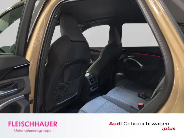Audi Q5 view 14
