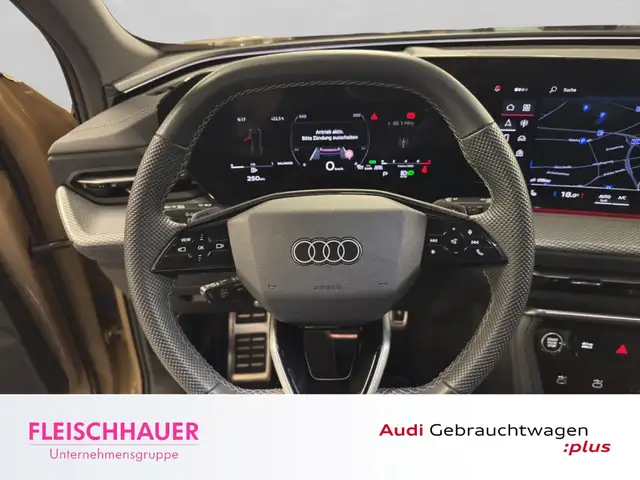 Audi Q5 view 11