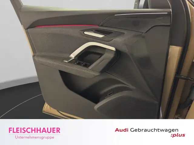 Audi Q5 view 13