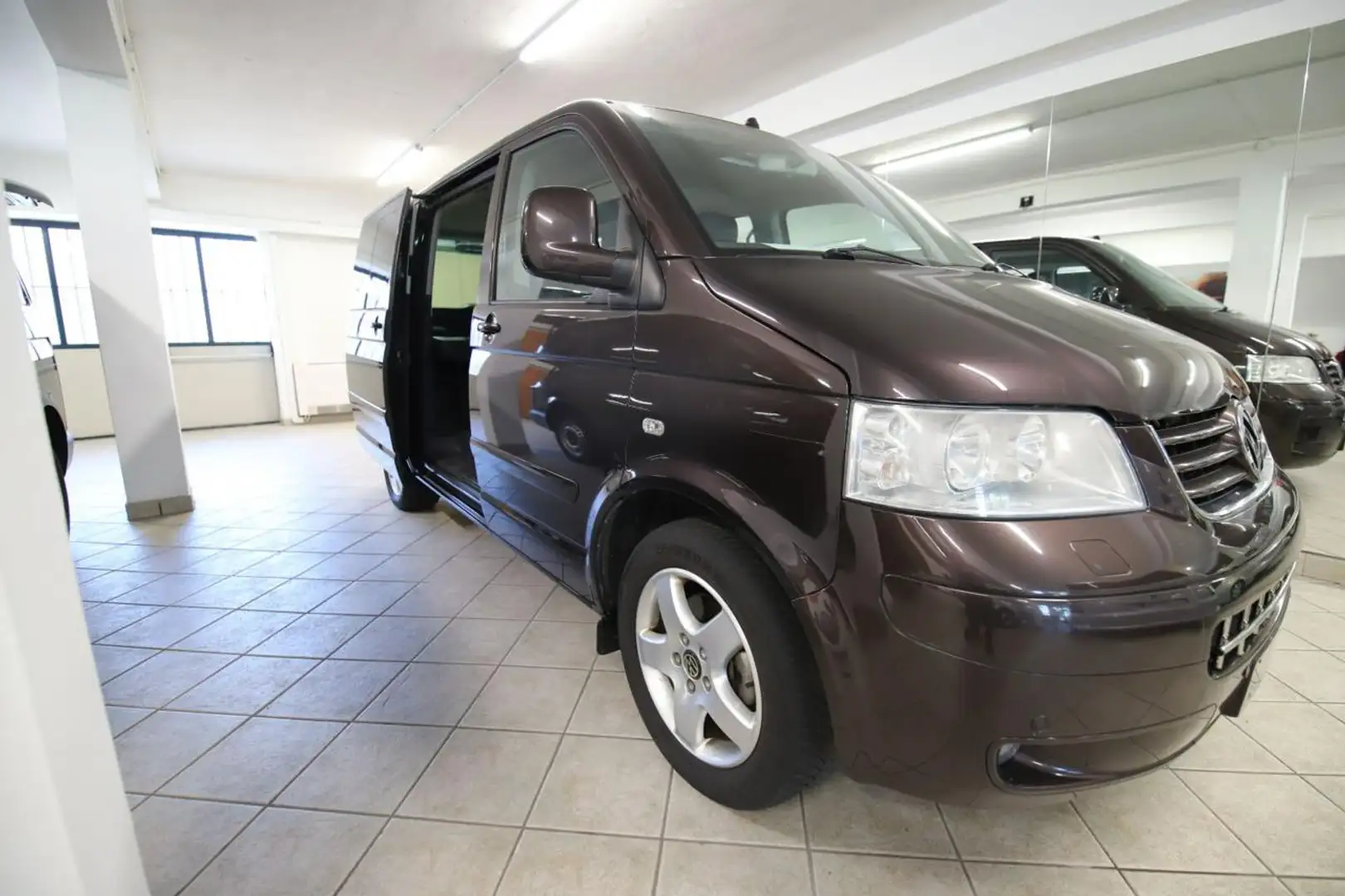 Volkswagen T5 Multivan VW T5 2.0tdi 140cv 7Posti Euro5 Klima Marrone - 1