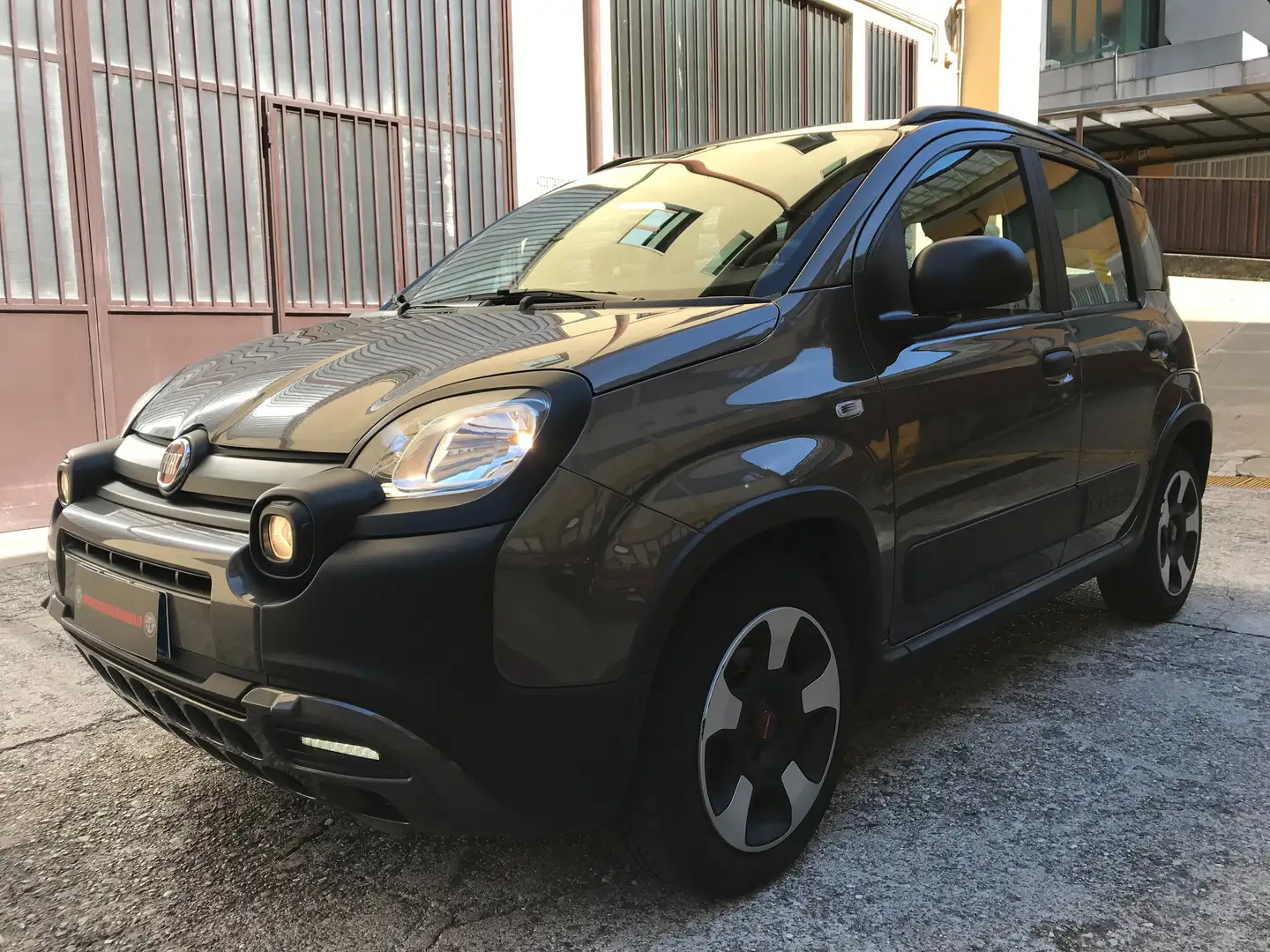 Fiat Panda Panda 1.0 hybrid City Cross S Neopatentati Grigio - 2