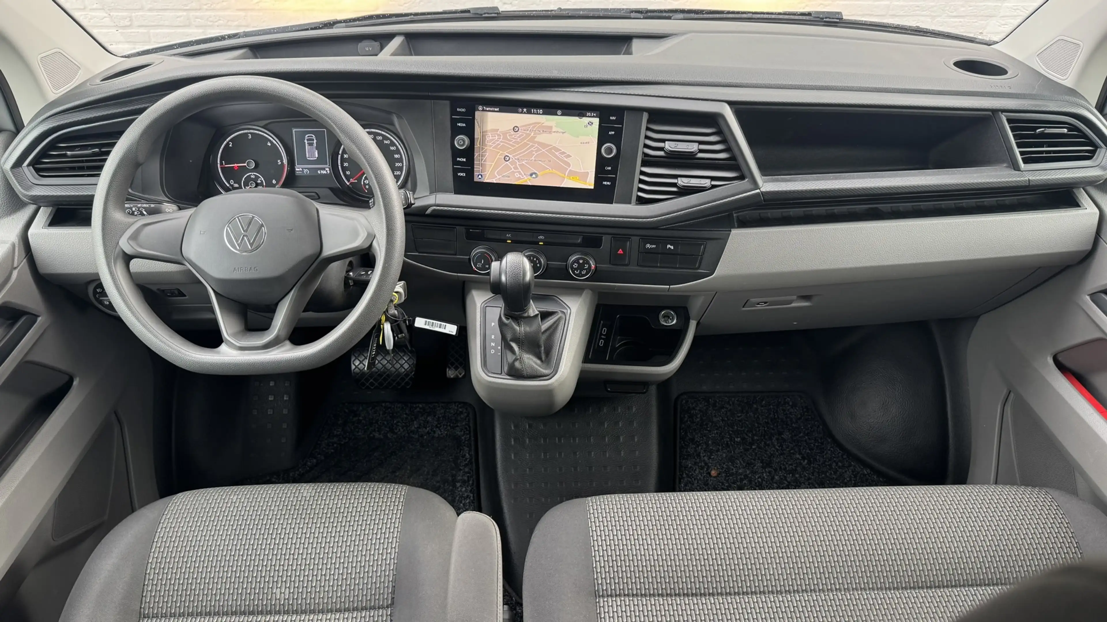 Volkswagen Transporter 2.0 TDI L2H1 30 DC Highline Automaat Trekhaak Navi — photo 2