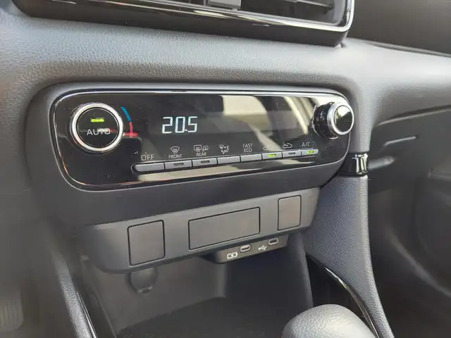 Toyota Yaris view 24