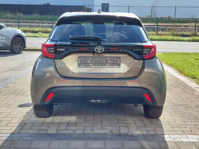 Toyota Yaris view 8