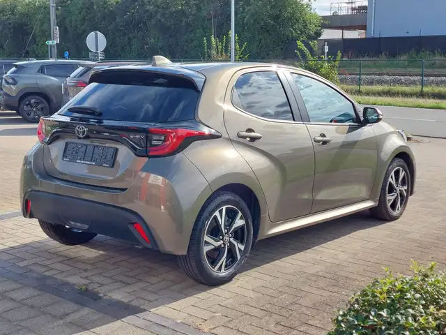 Toyota Yaris view 2