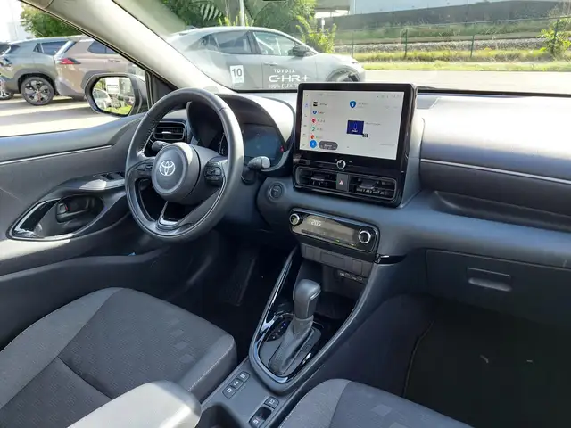Toyota Yaris view 15