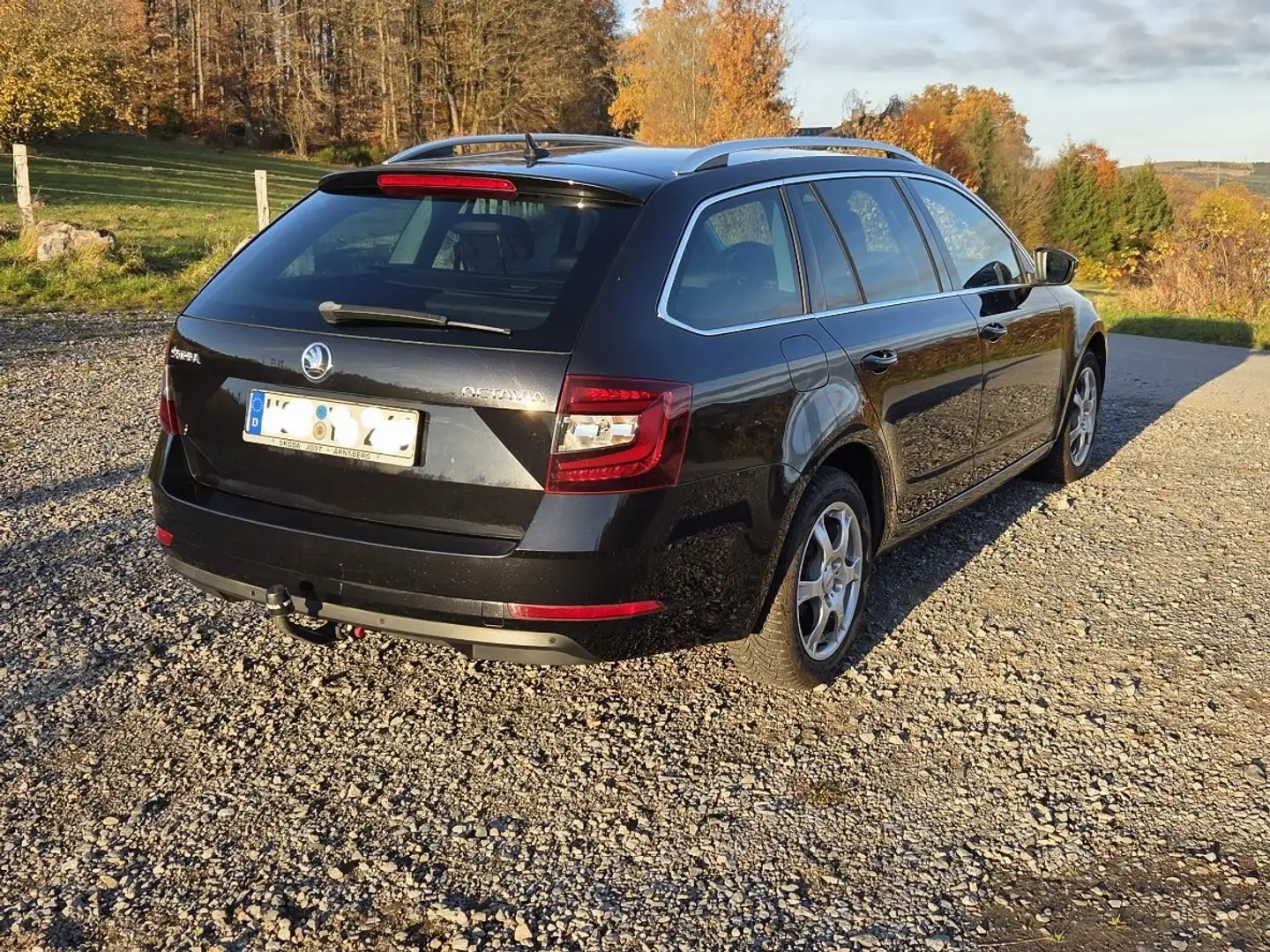 Skoda Octavia Combi 1.5 TSI ACT DSG Sport Edition Schwarz - 2