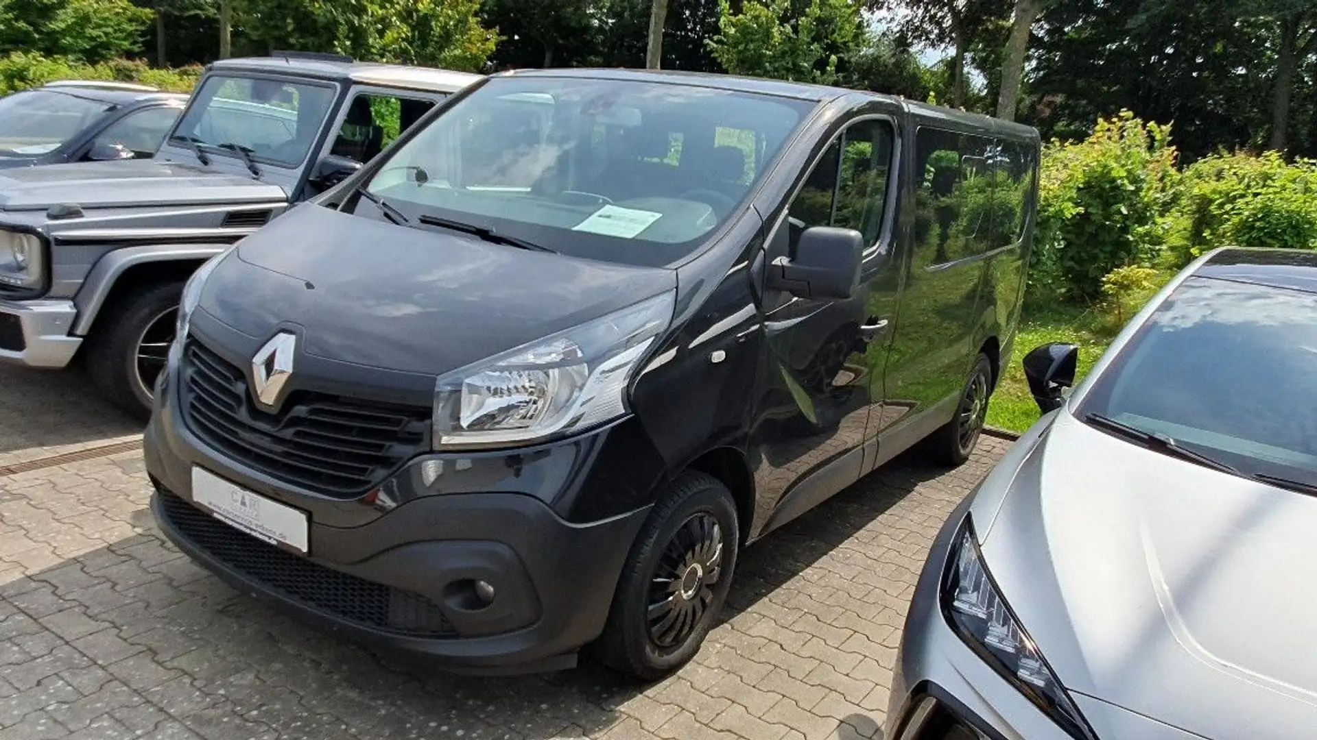 Renault Trafic Combi L1H1 2,7t  Expression Navigation 8S Schwarz - 1