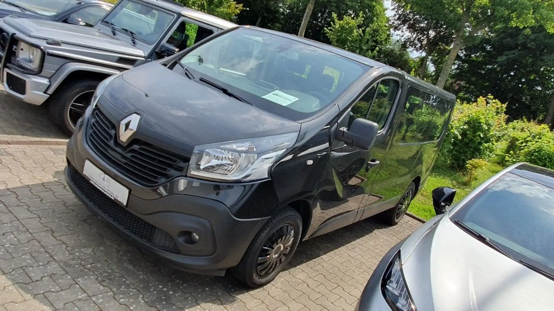 Renault Trafic Combi L1H1 2,7t  Expression Navigation 8S Schwarz - 2