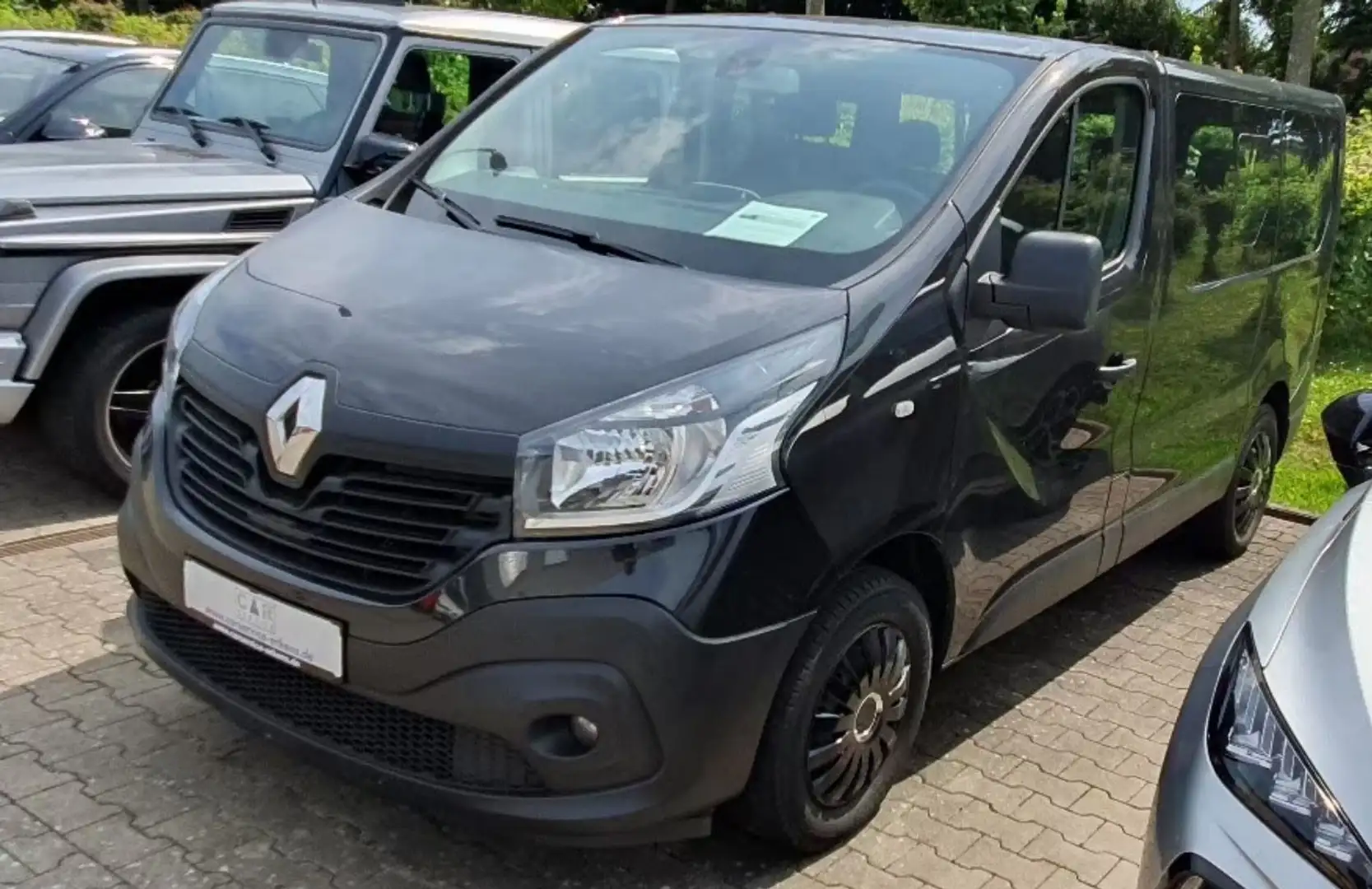Renault Trafic Combi L1H1 2,7t Expression Navigation 8S Schwarz - 1