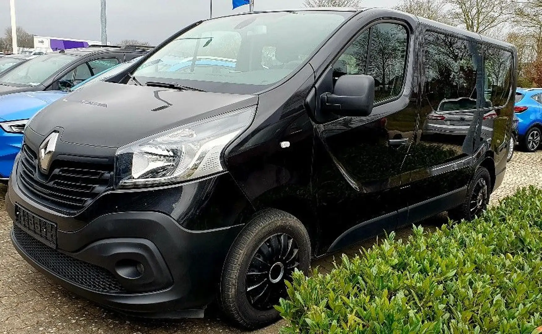 Renault Trafic Combi L1H1 2,7t  Expression Navigation 8S Zwart - 1