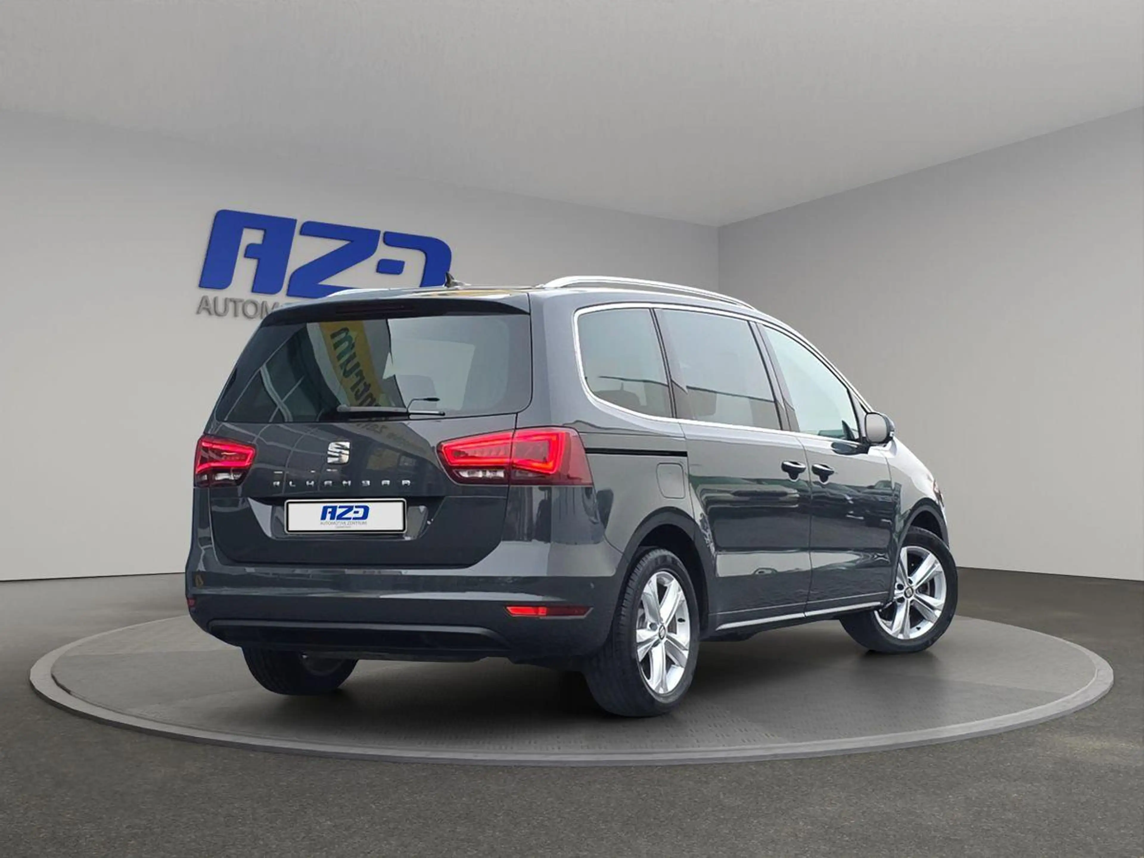 SEAT Alhambra 1.4 TSI DSG ACC NAVI RKAM KINDERSITZ XENON — photo 4