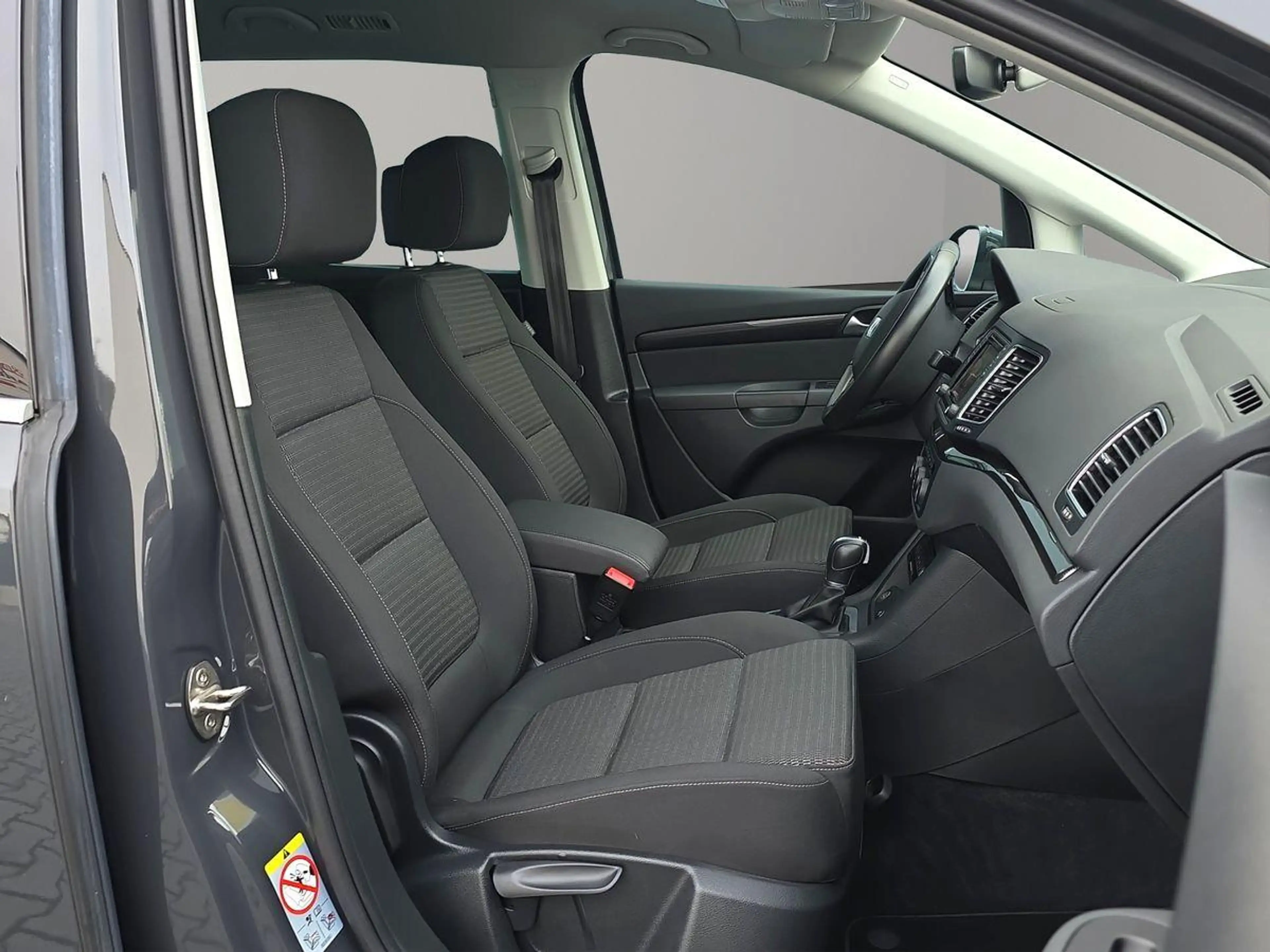 SEAT Alhambra 1.4 TSI DSG ACC NAVI RKAM KINDERSITZ XENON — photo 8