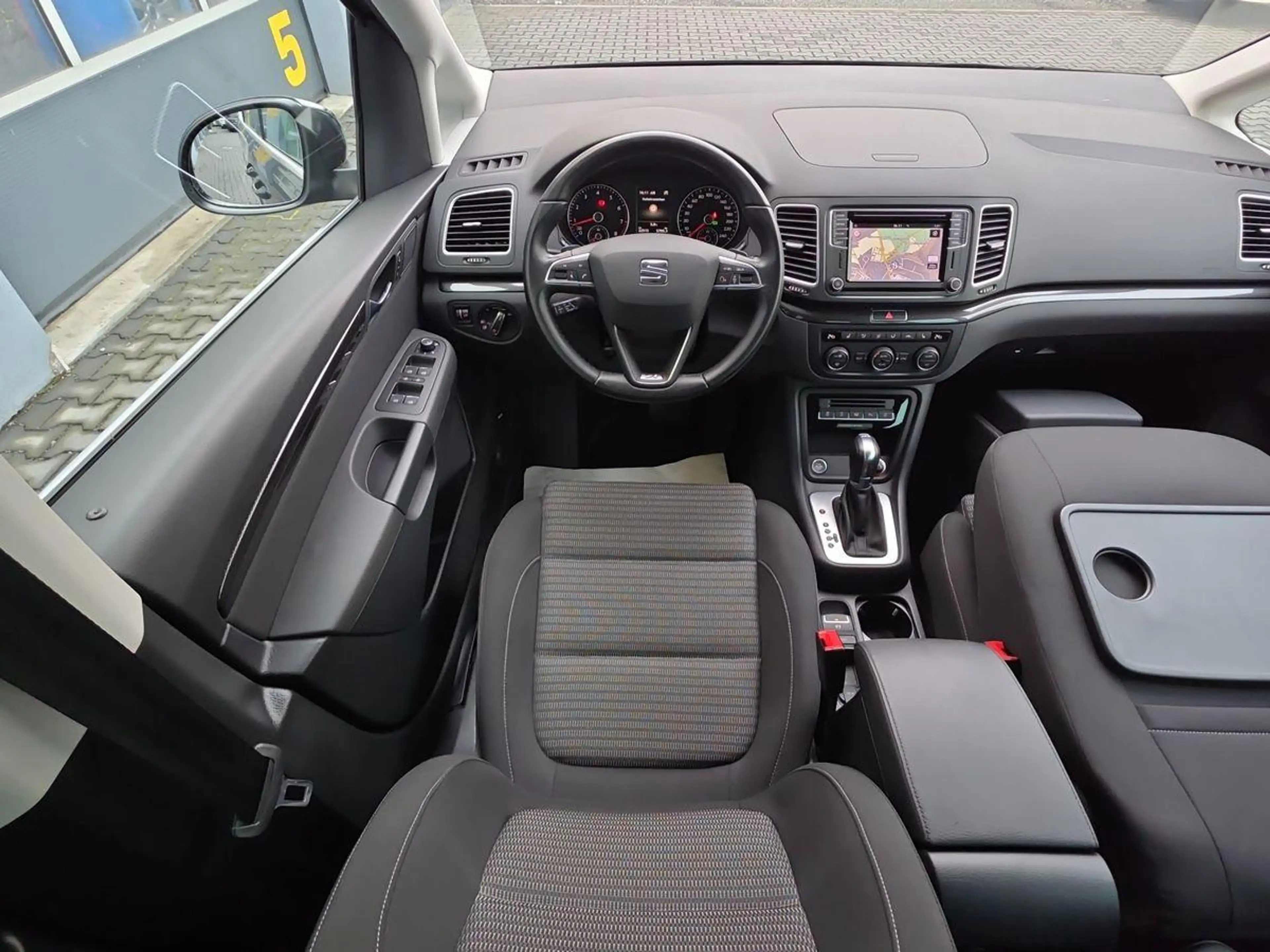 SEAT Alhambra 1.4 TSI DSG ACC NAVI RKAM KINDERSITZ XENON — photo 13