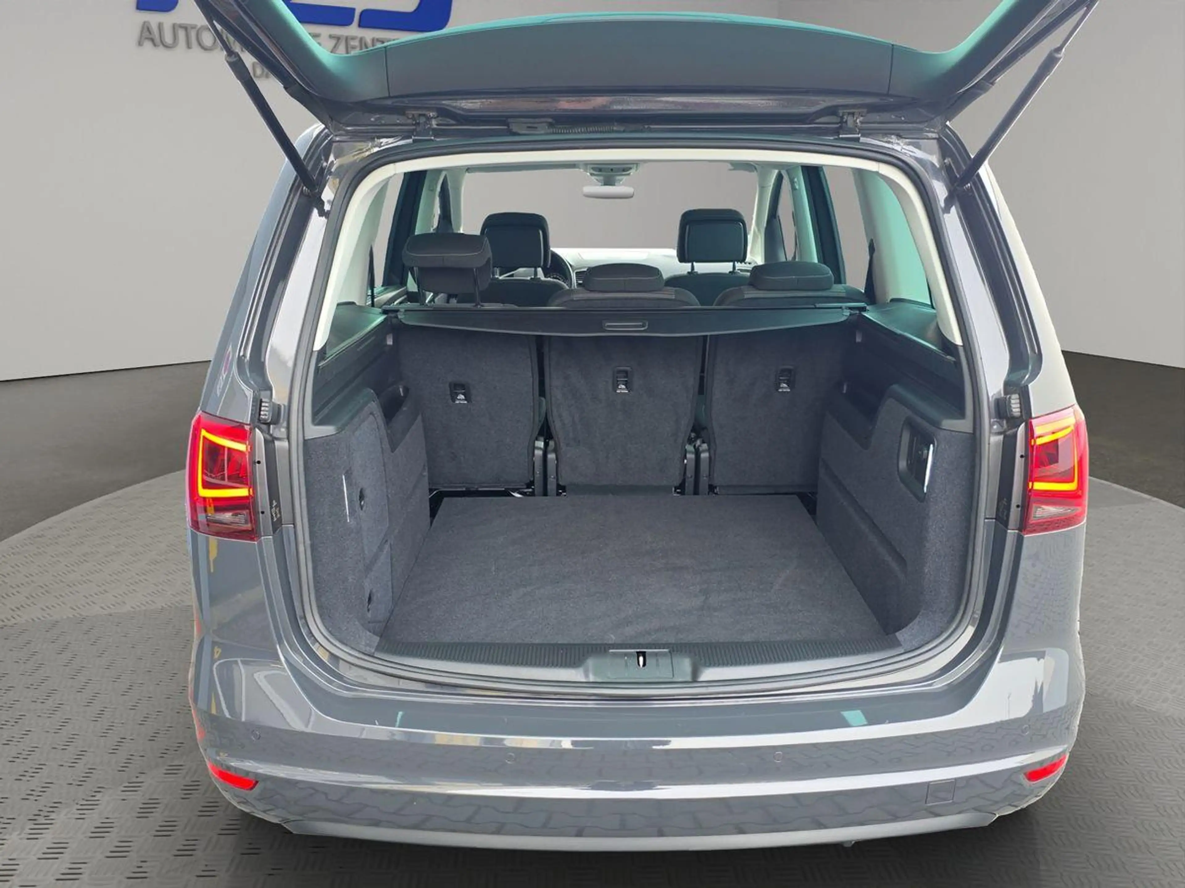 SEAT Alhambra 1.4 TSI DSG ACC NAVI RKAM KINDERSITZ XENON — photo 6
