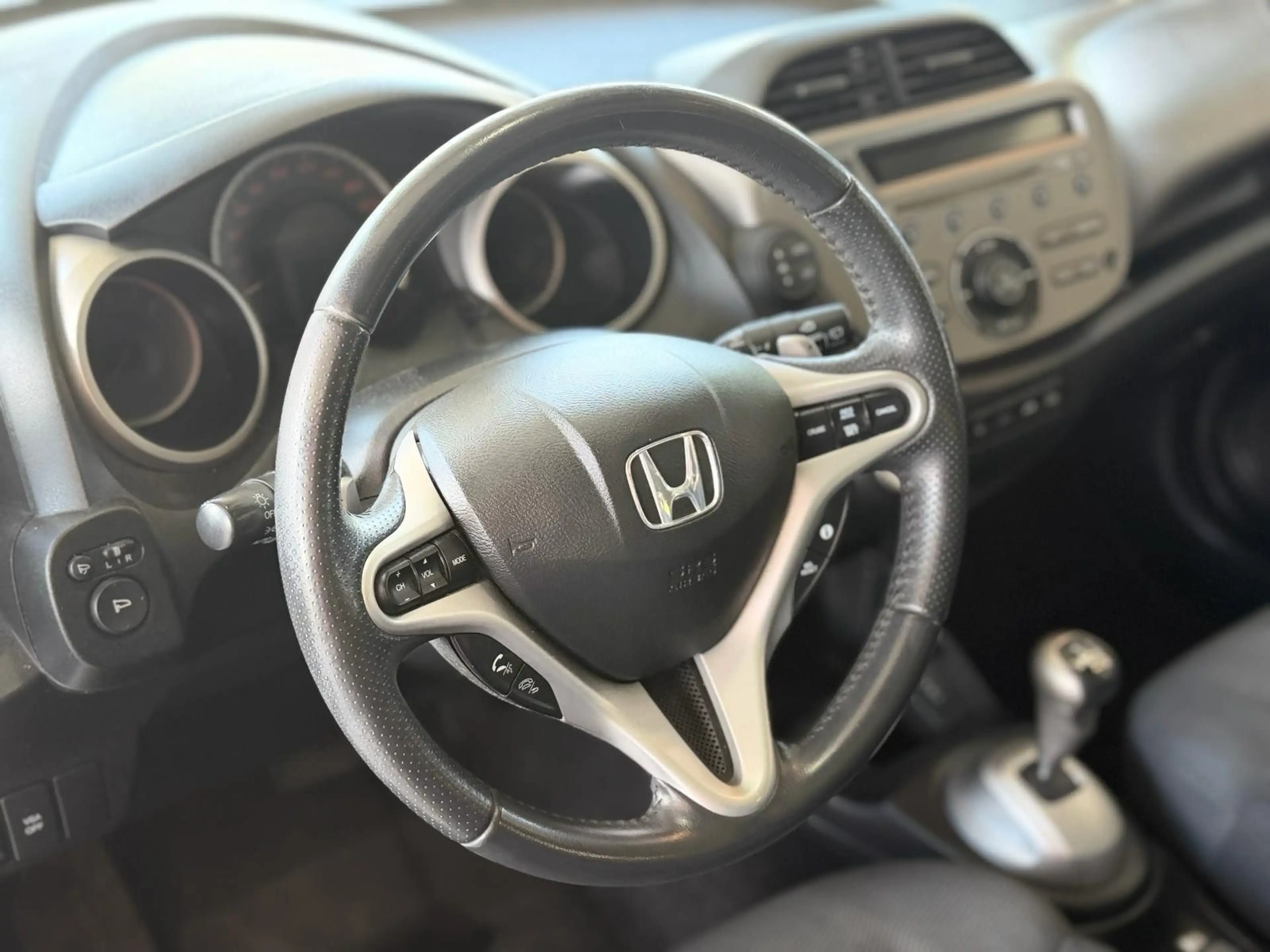 Honda Jazz 1.4 Exclusive-AUTOMATIK-TEMPO-PANO-SHZ — photo 9