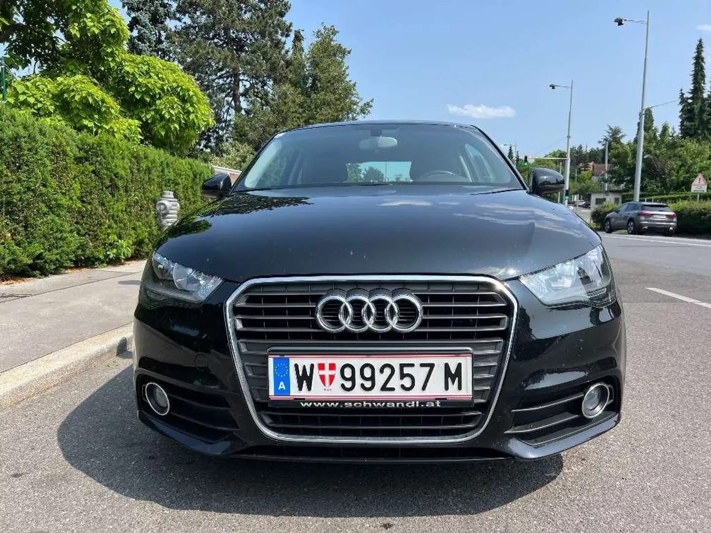 Audi A1 A1 1,2 TFSI Attraction Attraction Schwarz - 2