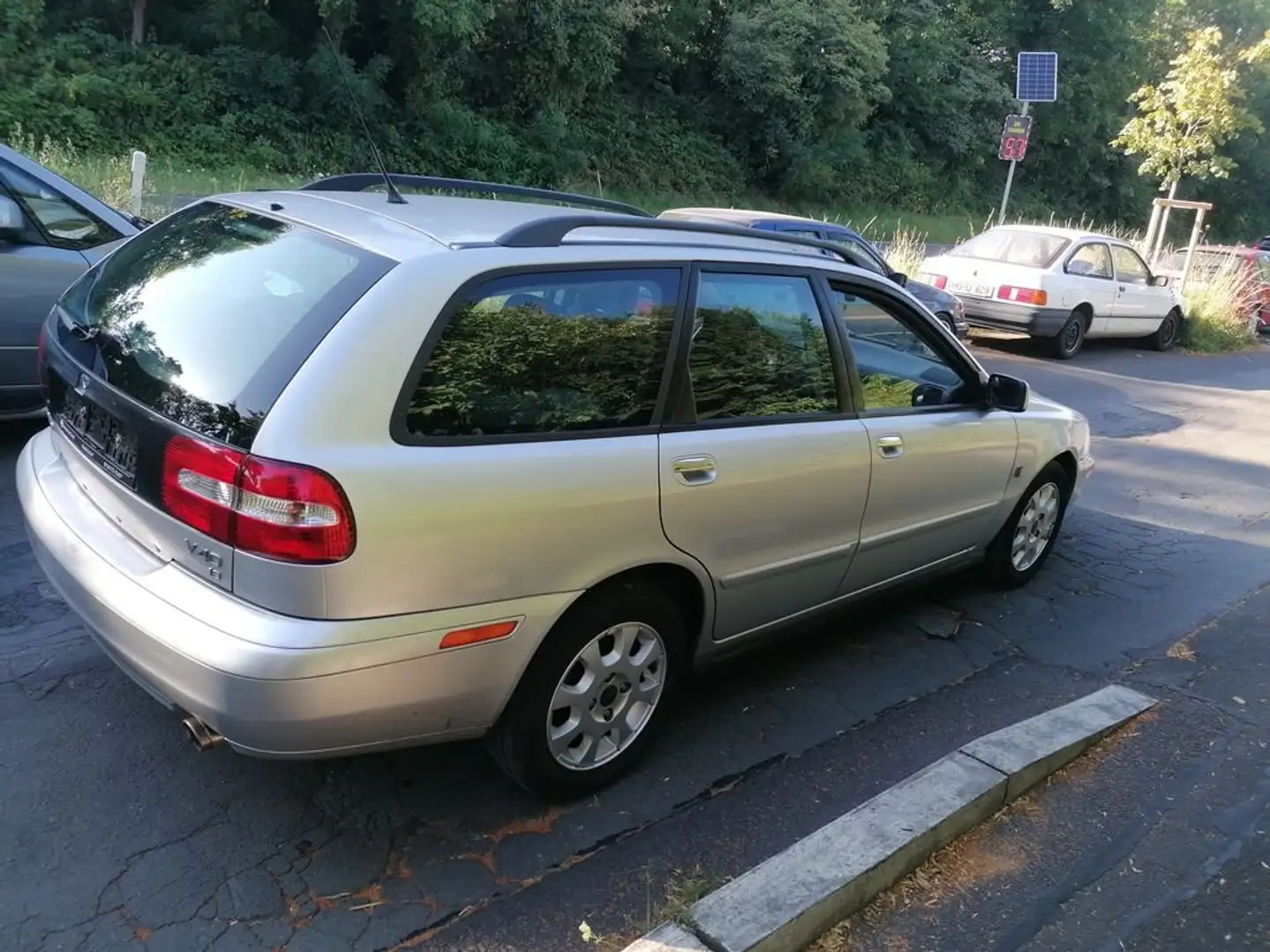 Volvo V40 18 AutomatikEdition.Alus.Klima.Tü2026 Silber - 2