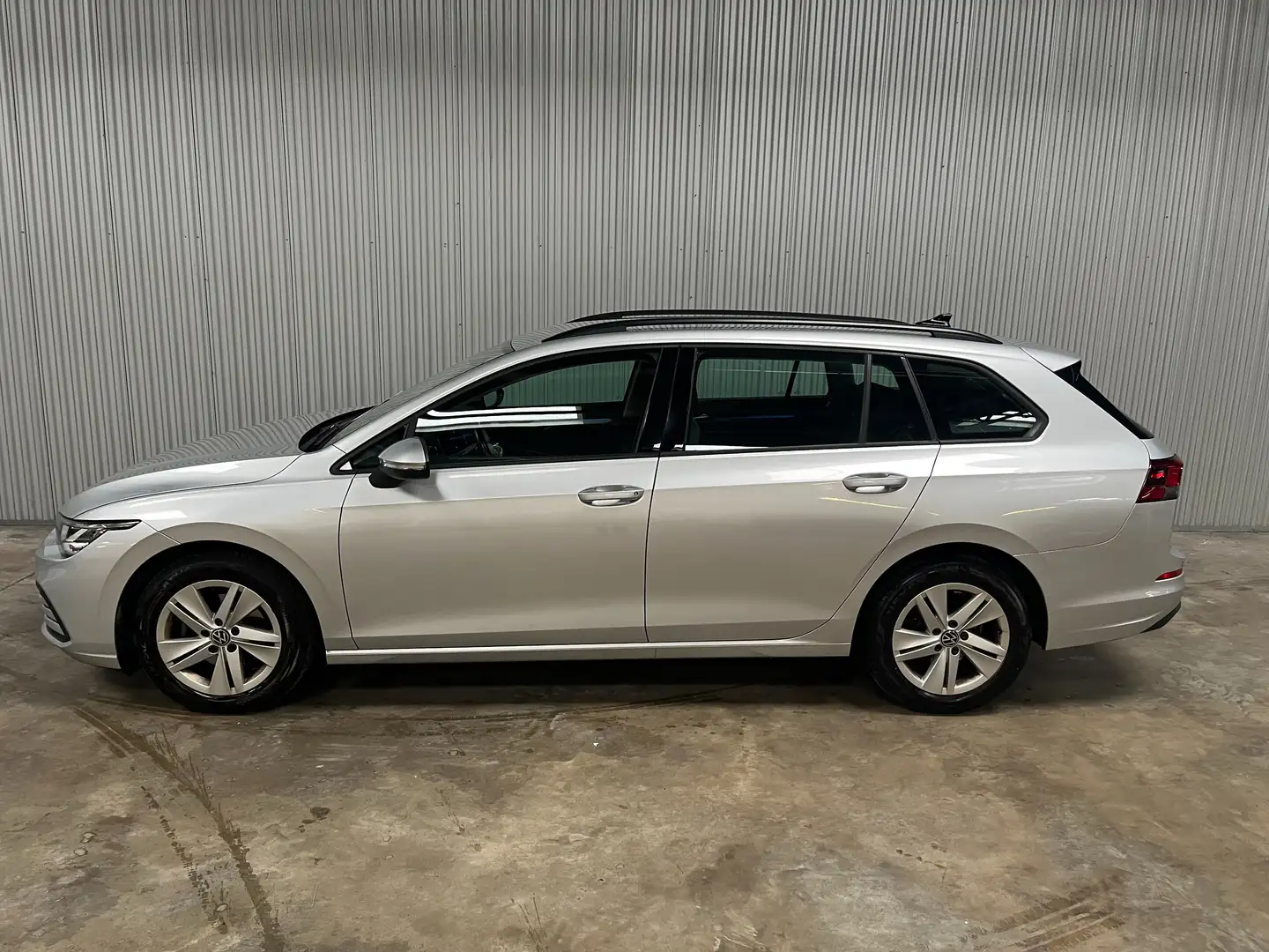 Volkswagen Golf Variant Golf Variant 1.0 TSI Life *B2B € 11.500 NETTO* Silber - 1