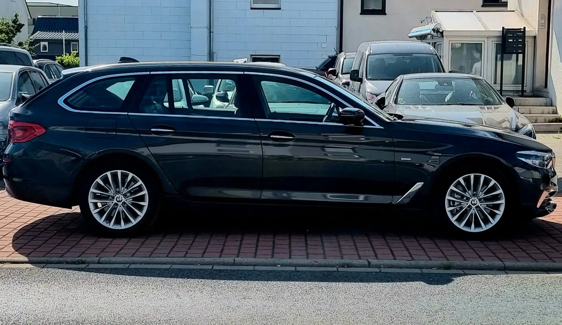BMW 540 i xDri Luxury Unfallfr Massage Softclose 360° Gris - 2