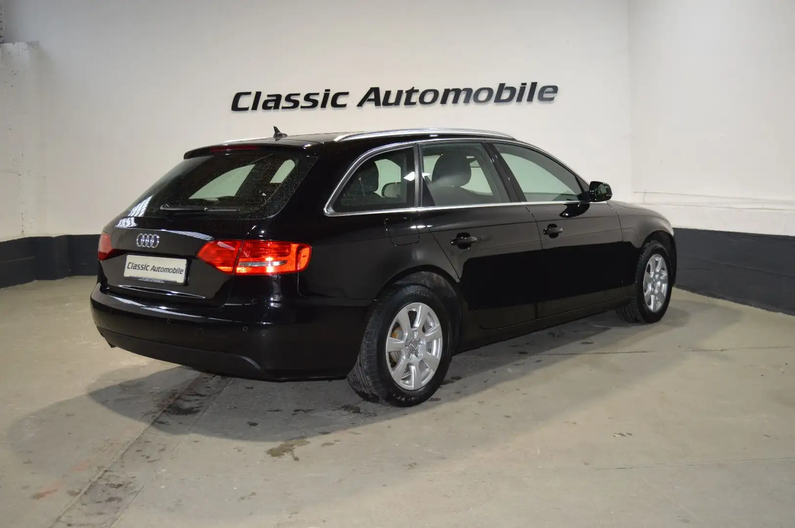 Audi A4 Avant Ambiente *Automatik* Schwarz - 2