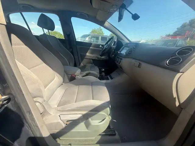 Volkswagen Golf Plus view 13